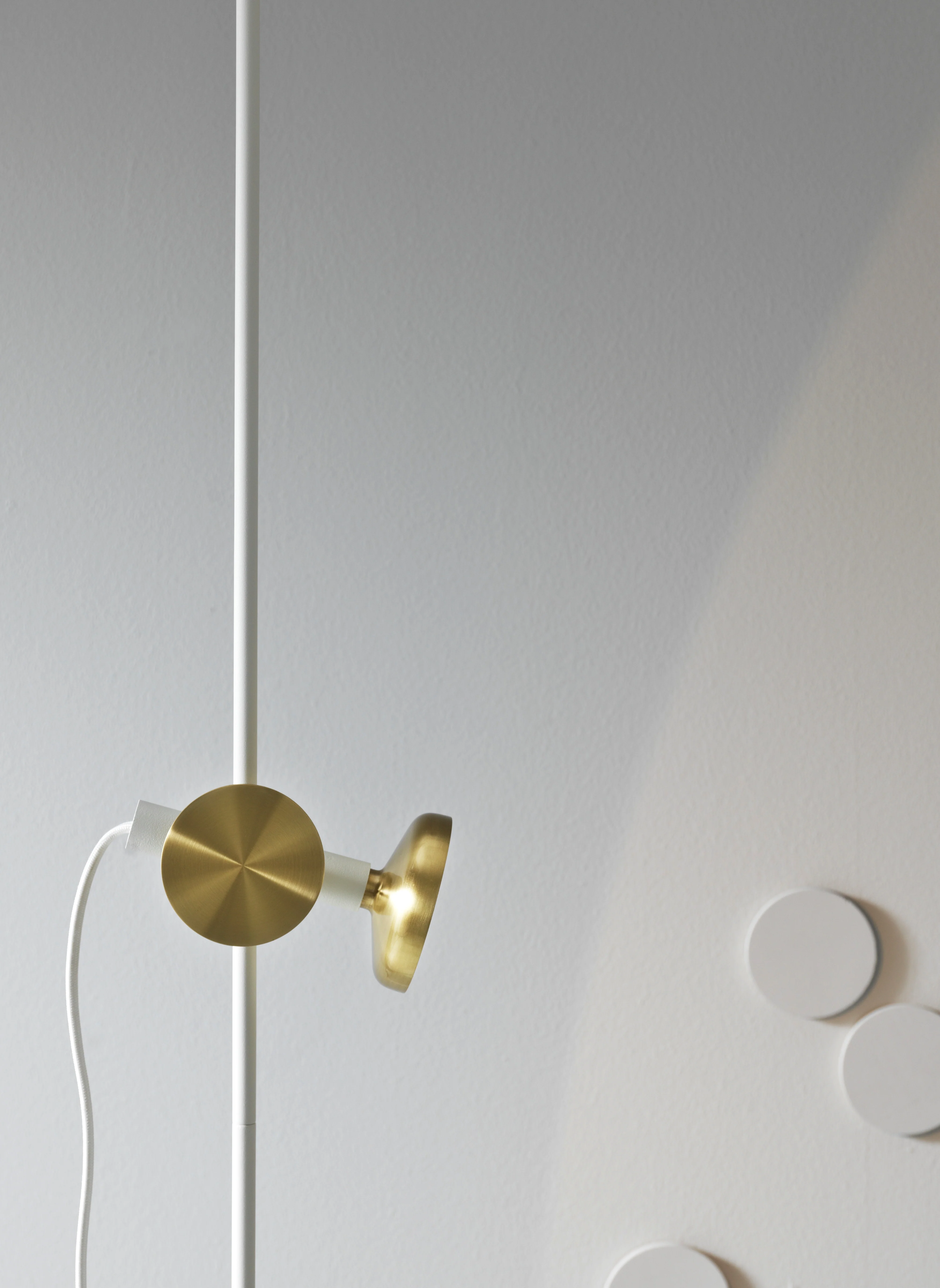 Lampa podłogowa BLEND czarny z mosiężnym wykończeniem - Image 3