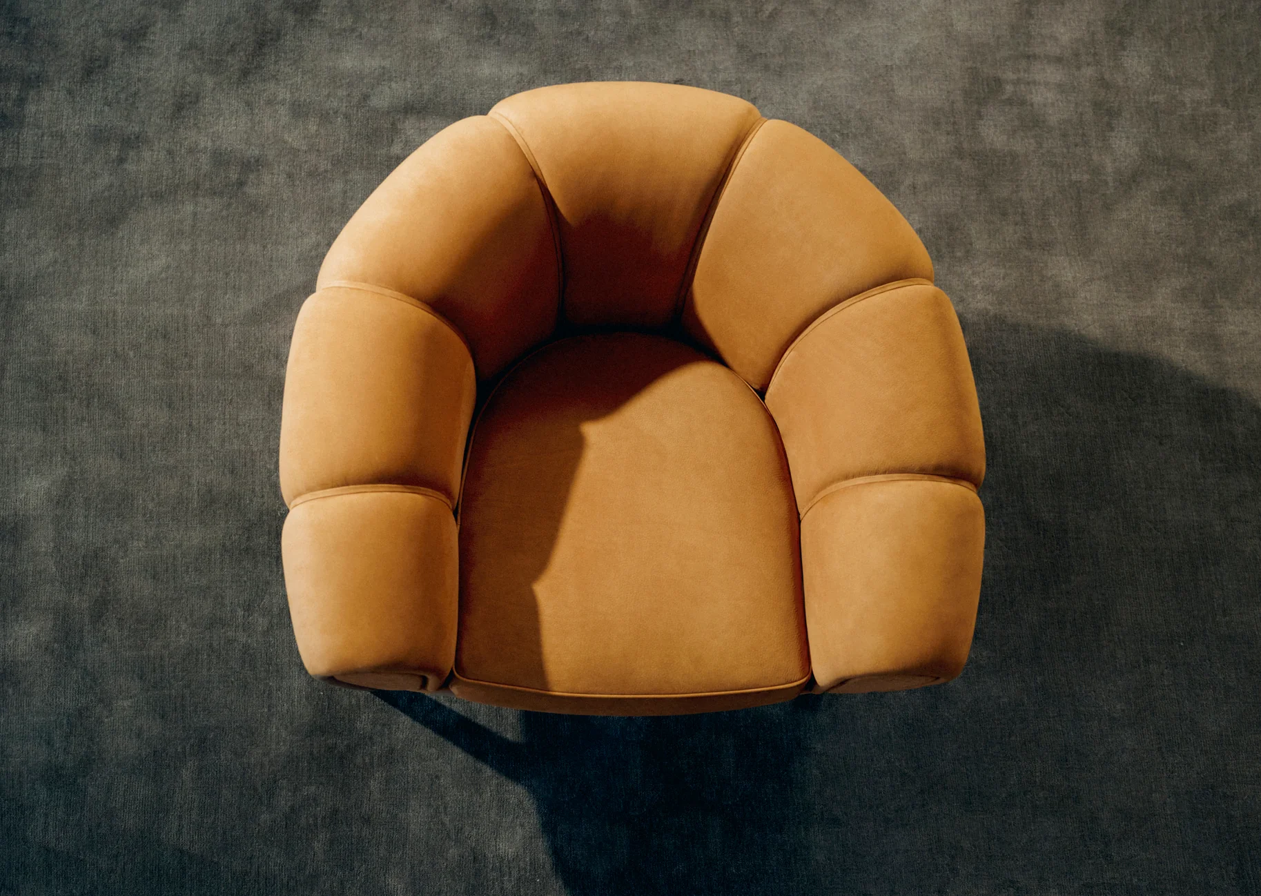Fotel CROISSANT tapicerowany z dębową podstawą - Image 12
