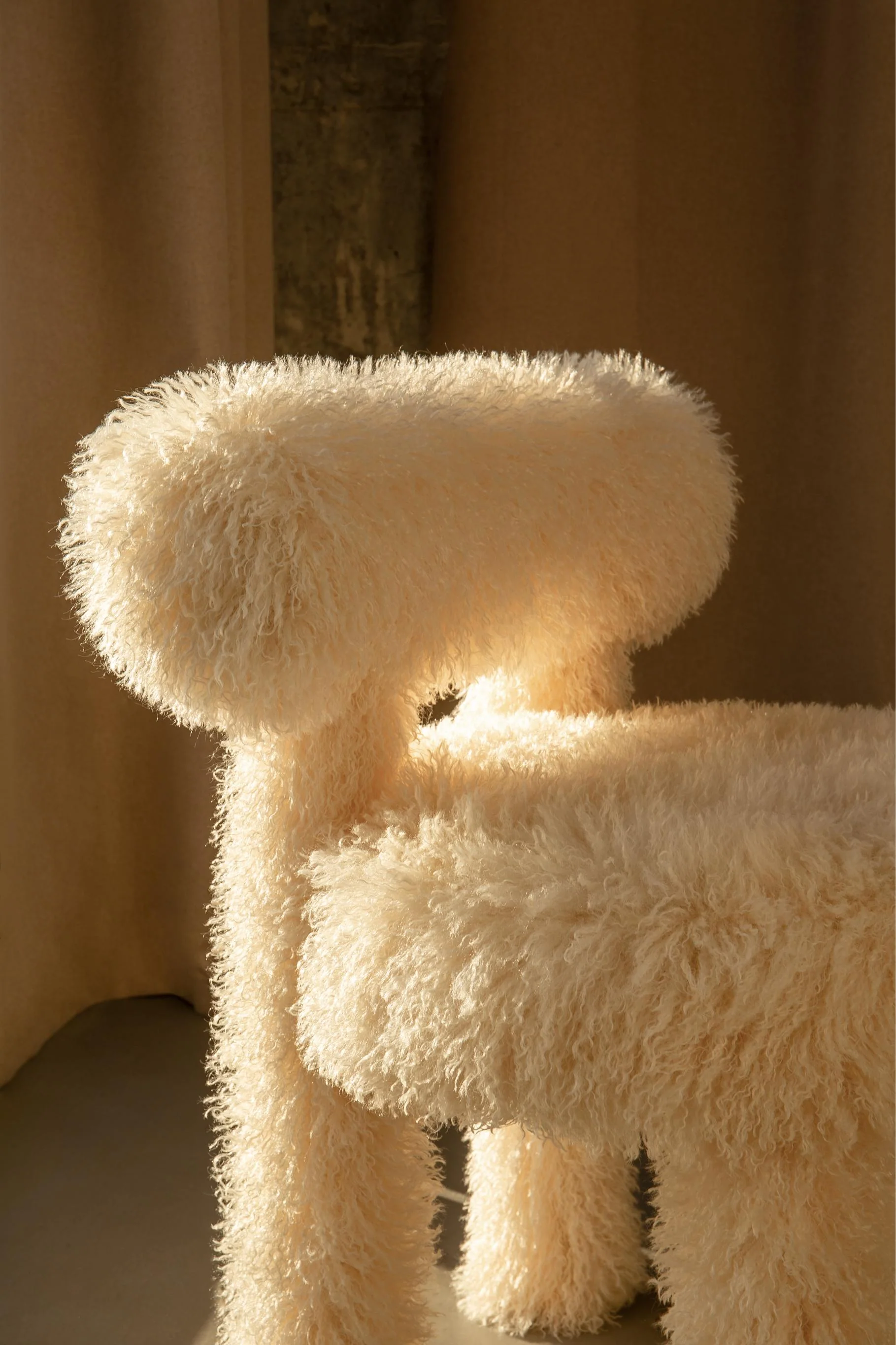 Krzesło GROPIUS CS1 - FLUFFY EDITION sztuczne futerko - Image 14
