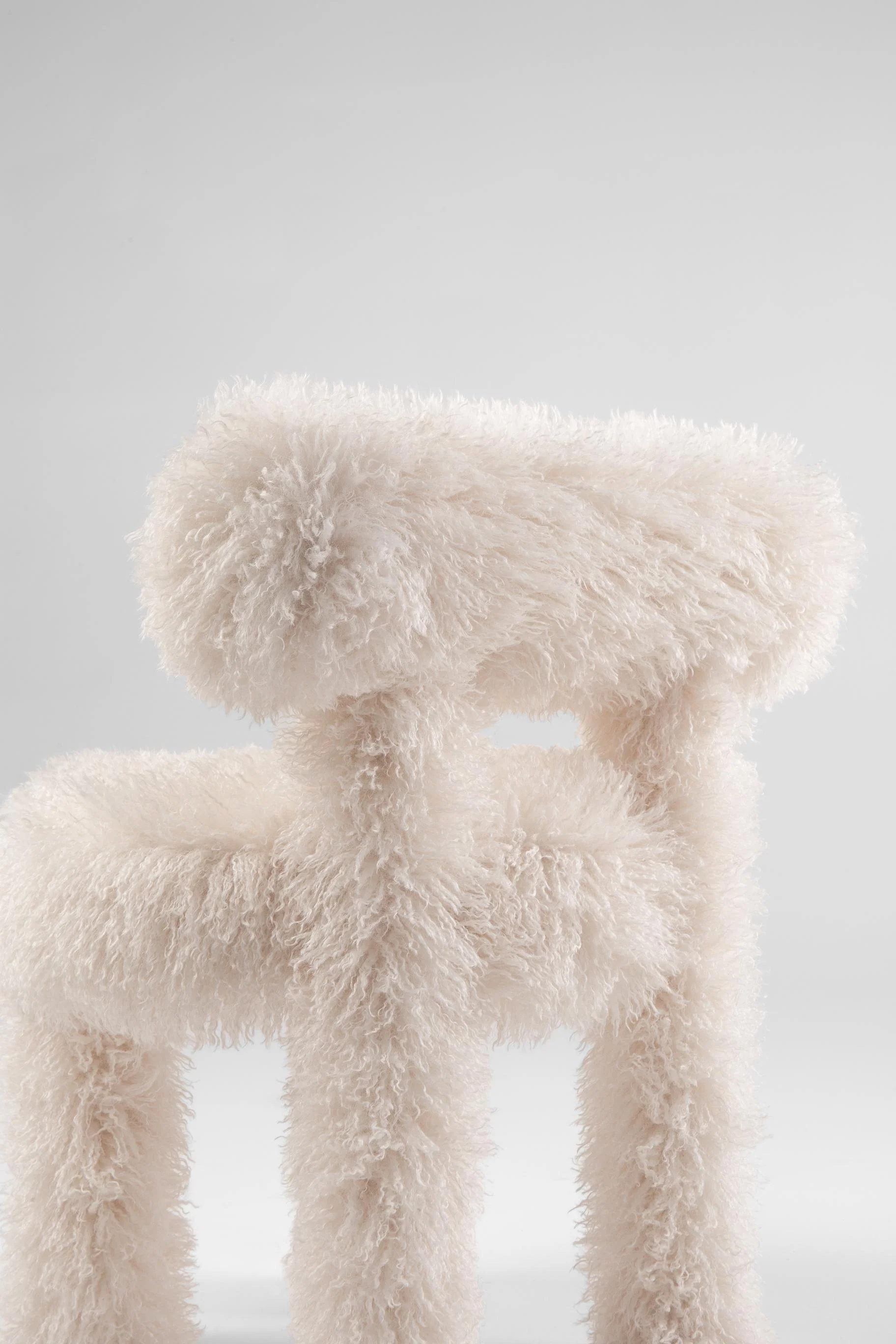 Krzesło GROPIUS CS1 - FLUFFY EDITION sztuczne futerko - Image 9