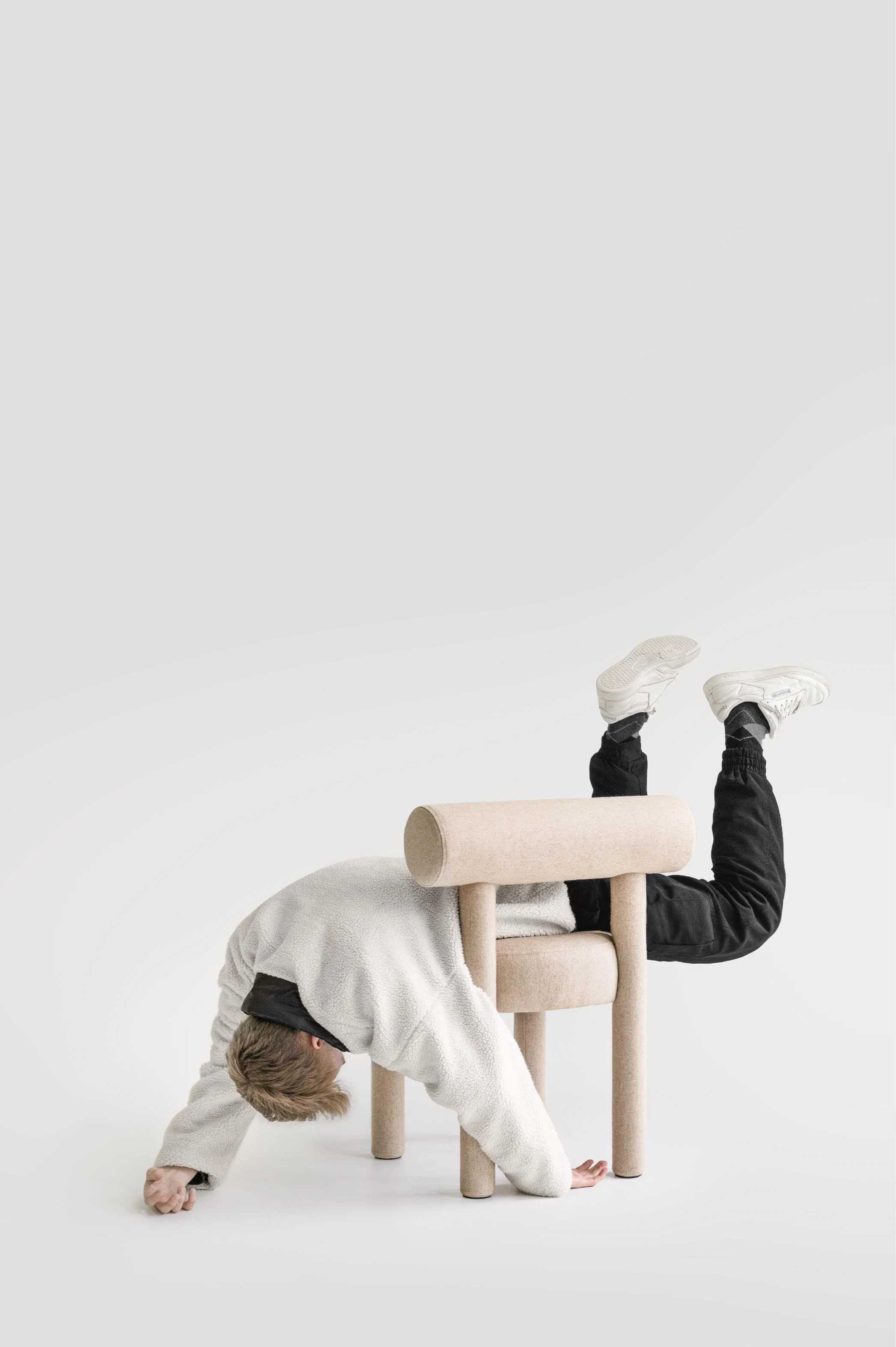 Krzesło GROPIUS CS1 tapicerowane - Image 3