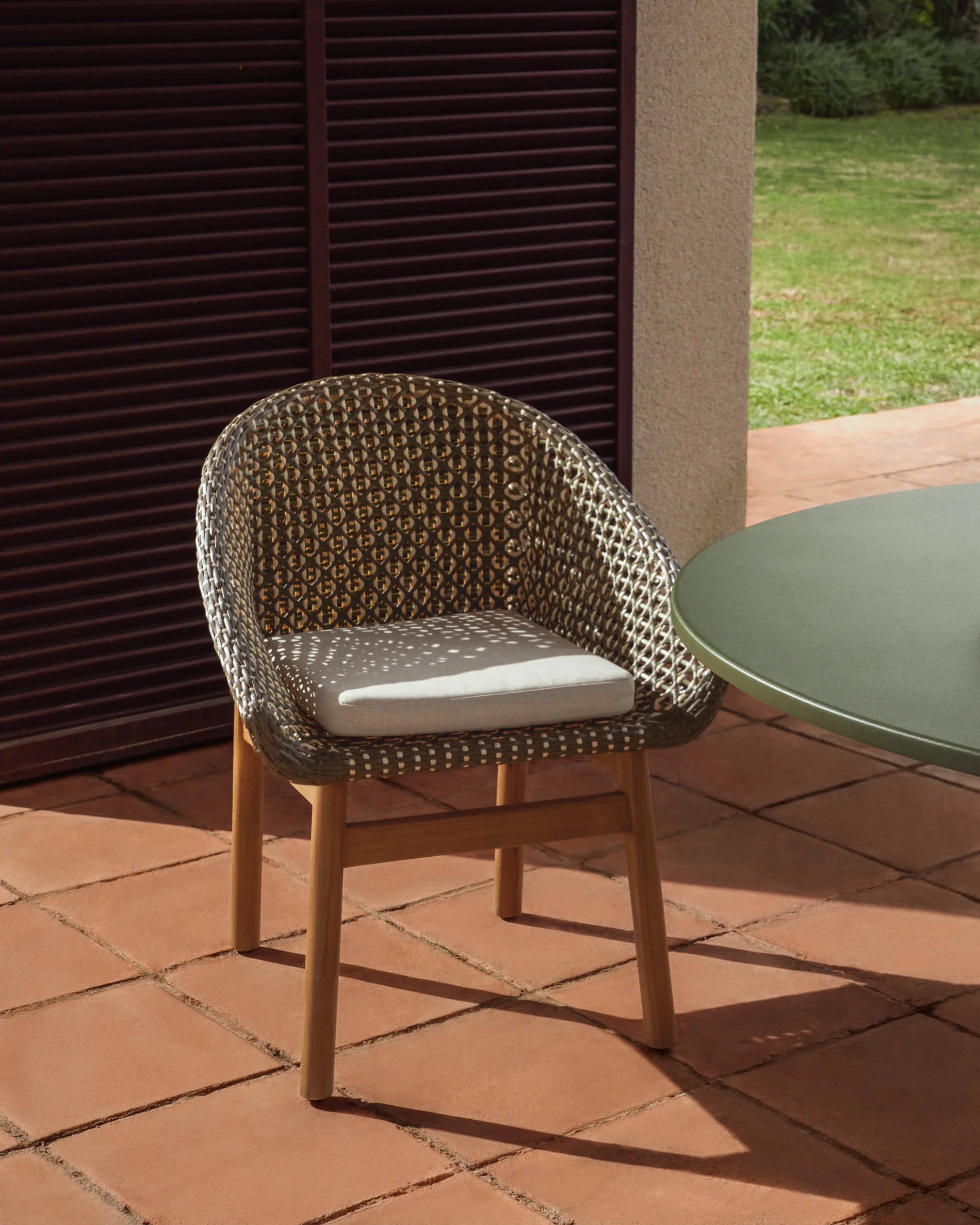 Krzesło ogrodowe OLBIA syntetyczny rattan i drewno tekowe - Image 3