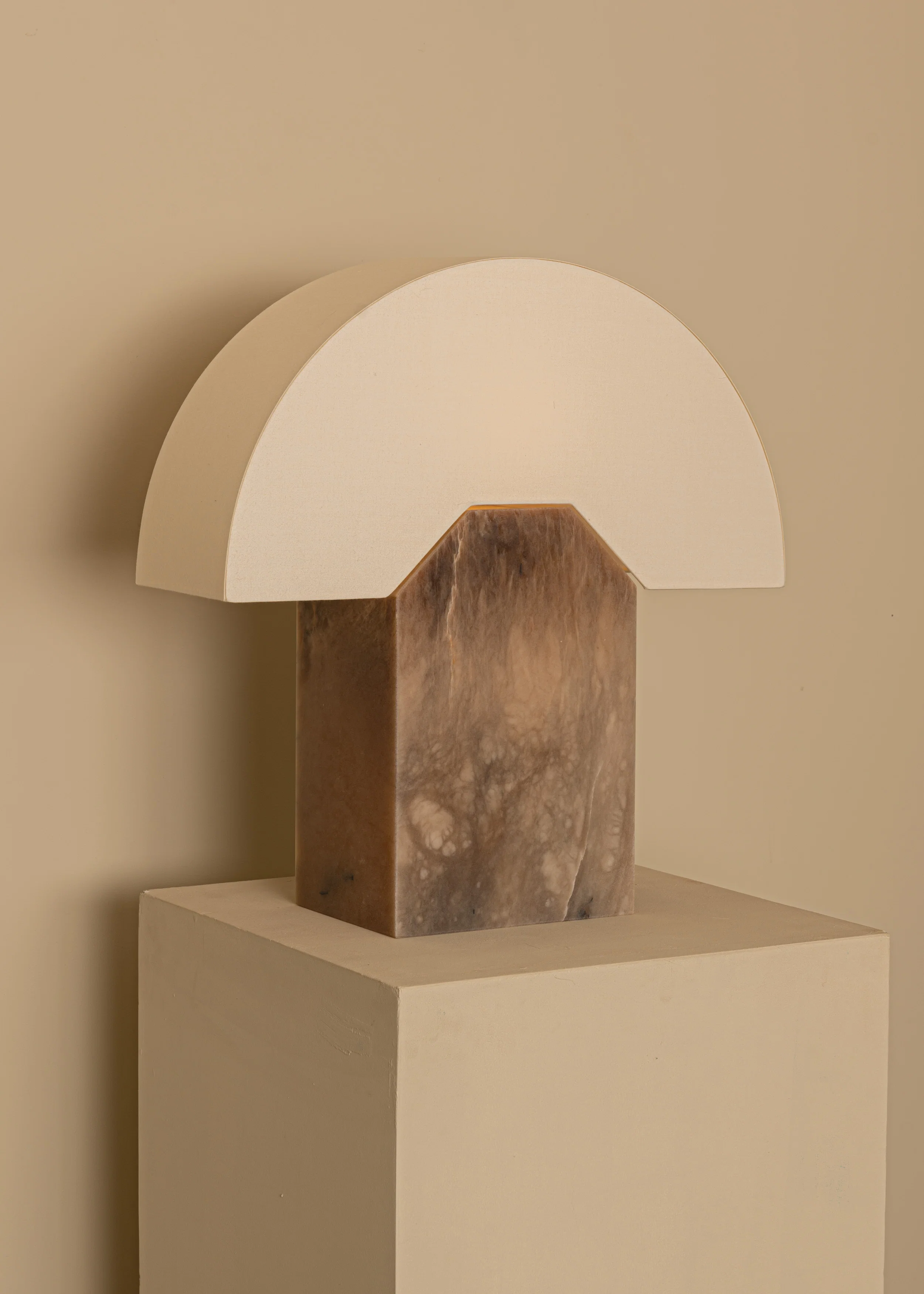 Lampa stołowa EDNA ciemny beżowy alabaster - Image 3