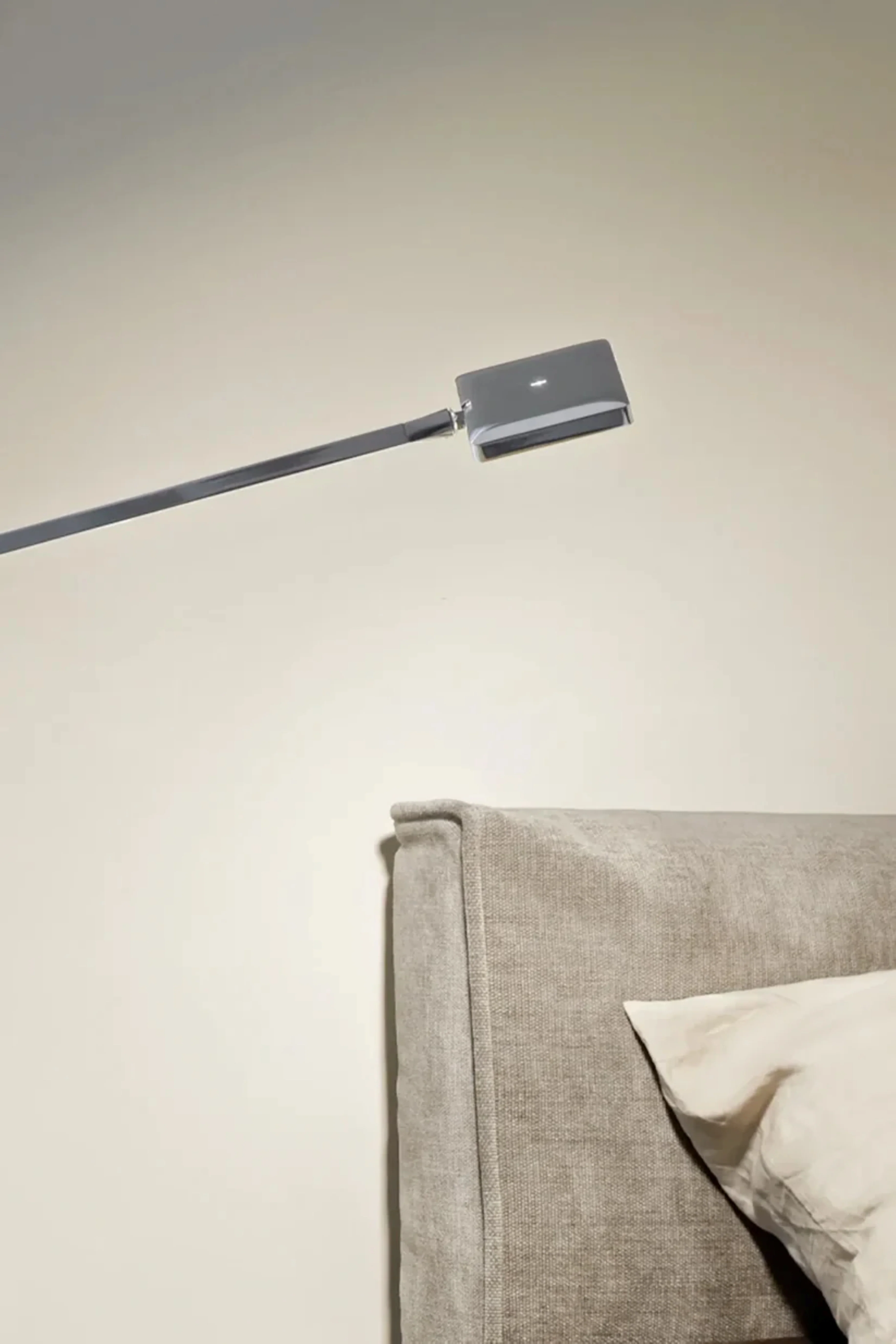 Lampa biurkowa KELVIN EDGE BASE szary - Image 3