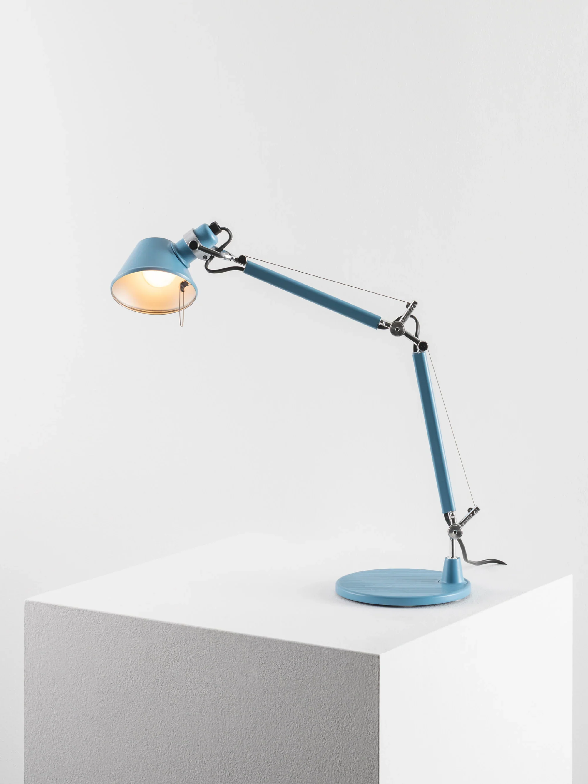 Lampa biurkowa regulowana TOLOMEO MICRO COLOR MATTE błękitny - Image 3