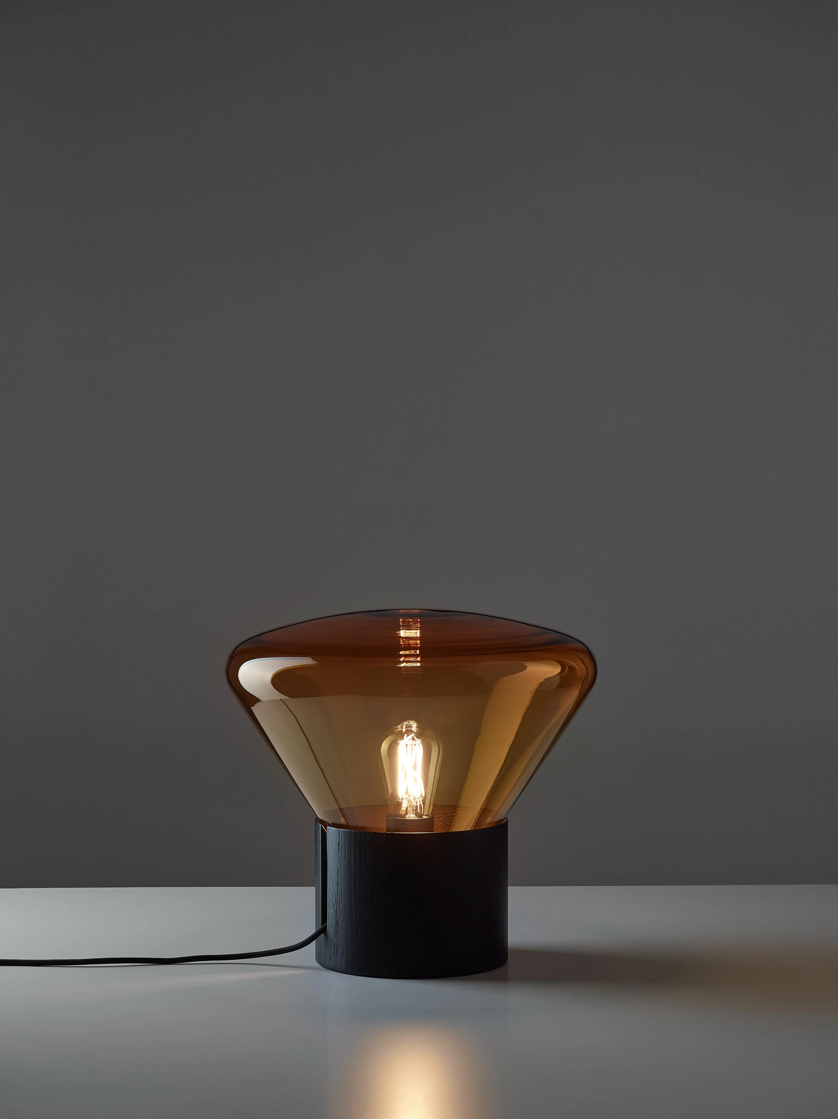 Lampa MUFFINS czarny dąb z dymionym brązowym szkłem - poekspozycyjna - Image 3