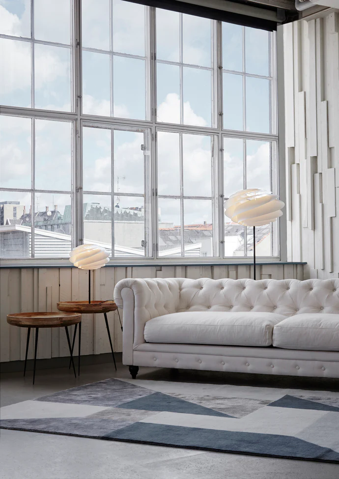 Lampa podłogowa MODEL 331 SWIRL biały z czarną podstawą - Image 7
