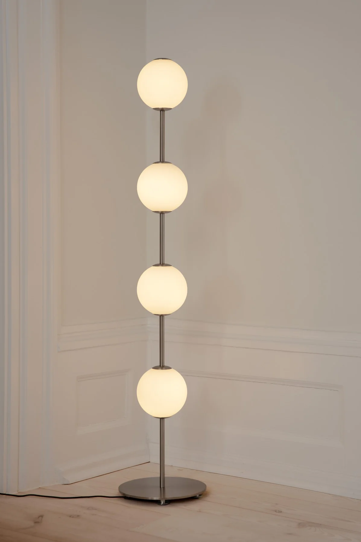 Lampa podłogowa AUDREY biały ze srebrną wstawką - Image 3