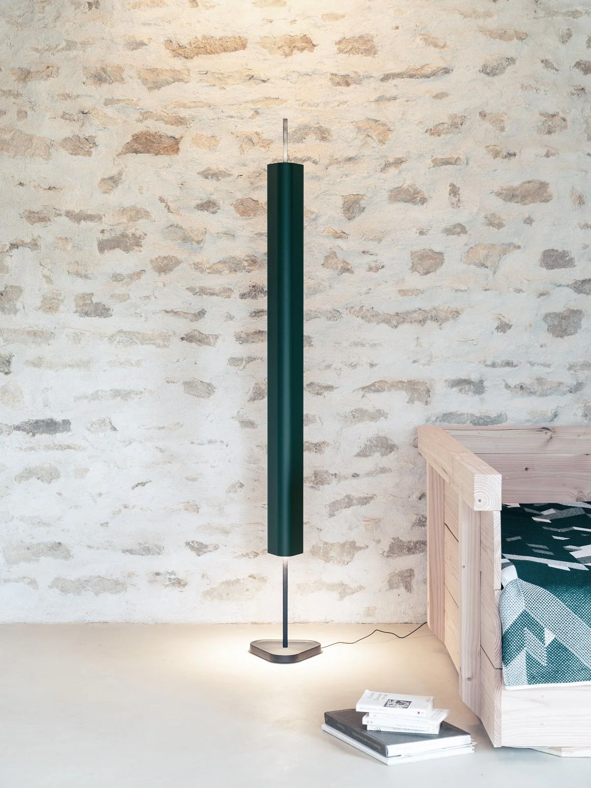 Lampa podłogowa EMI ciemnoczerwony z czarną podstawą - Image 3