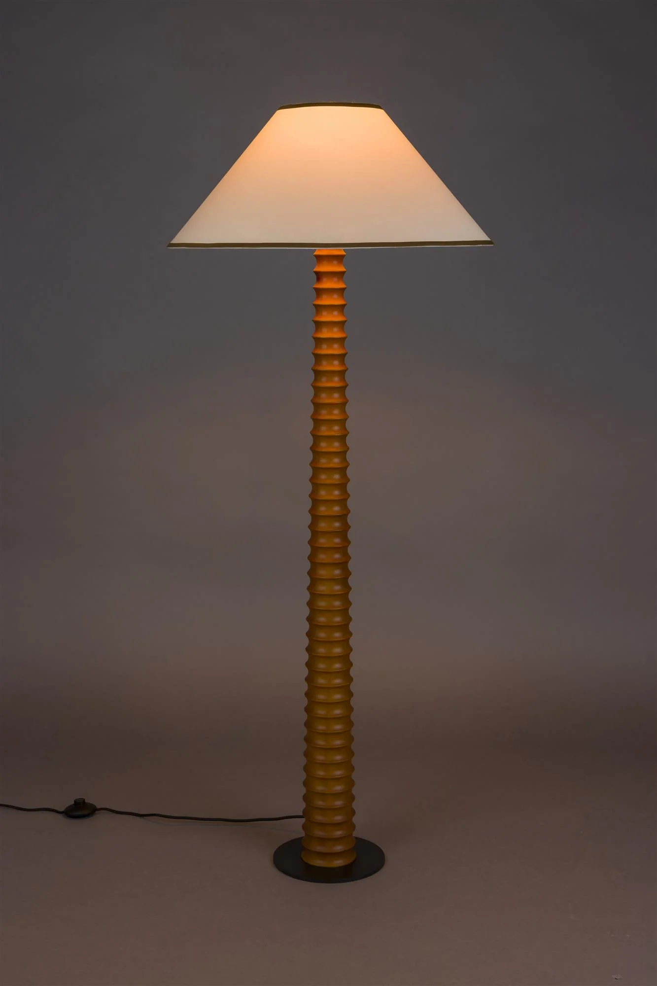 Lampa podłogowa HORACE drewno dębowe z bawełnianym kloszem - Image 10