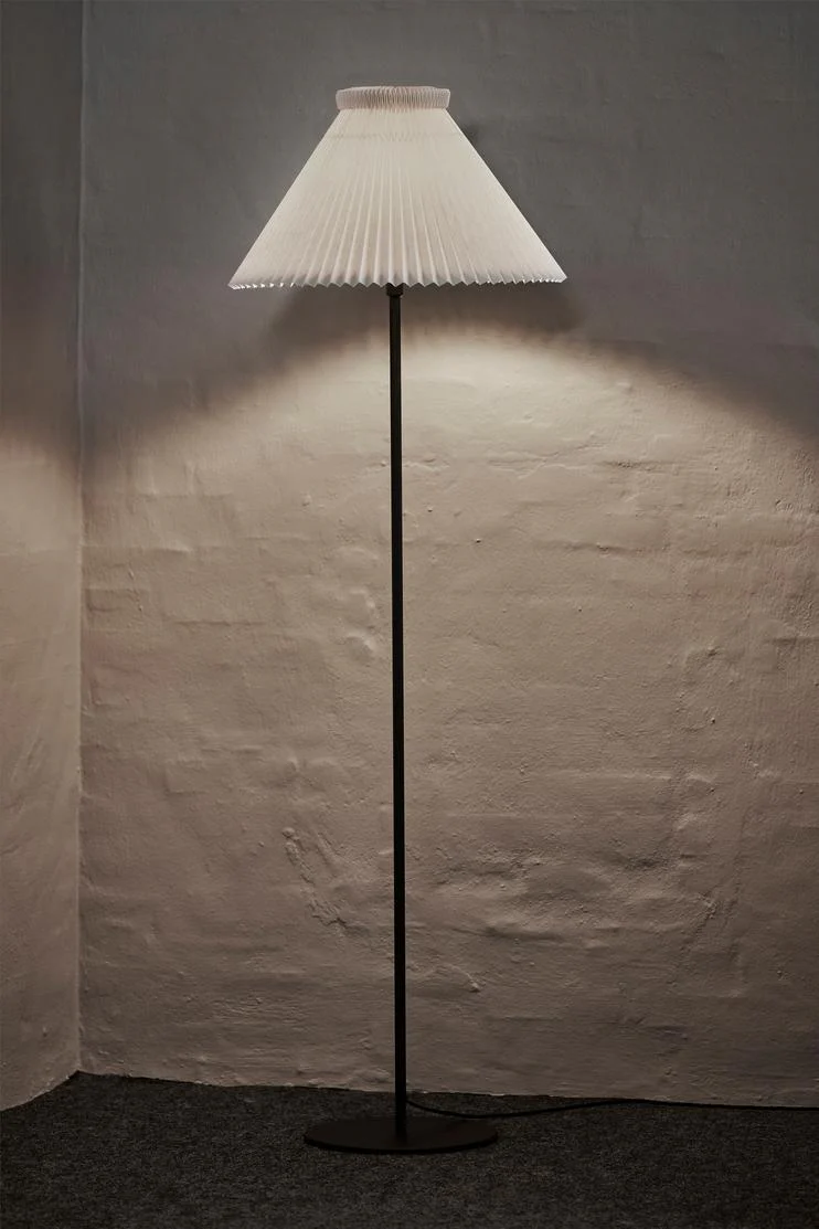 Lampa podłogowa MODEL 334 biały z czarną podstawą - Image 5