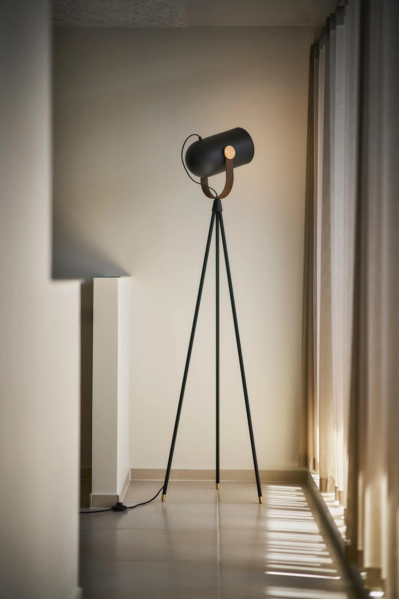 Lampa podłogowa MODEL 362 CARRONADE II czarny ze złotym - Image 12