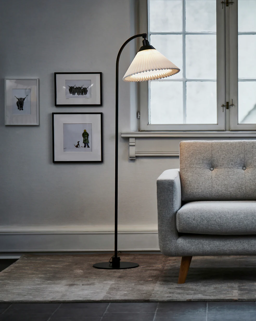 Lampa podłogowa MODEL 368 biały z czarną podstawą - Image 10
