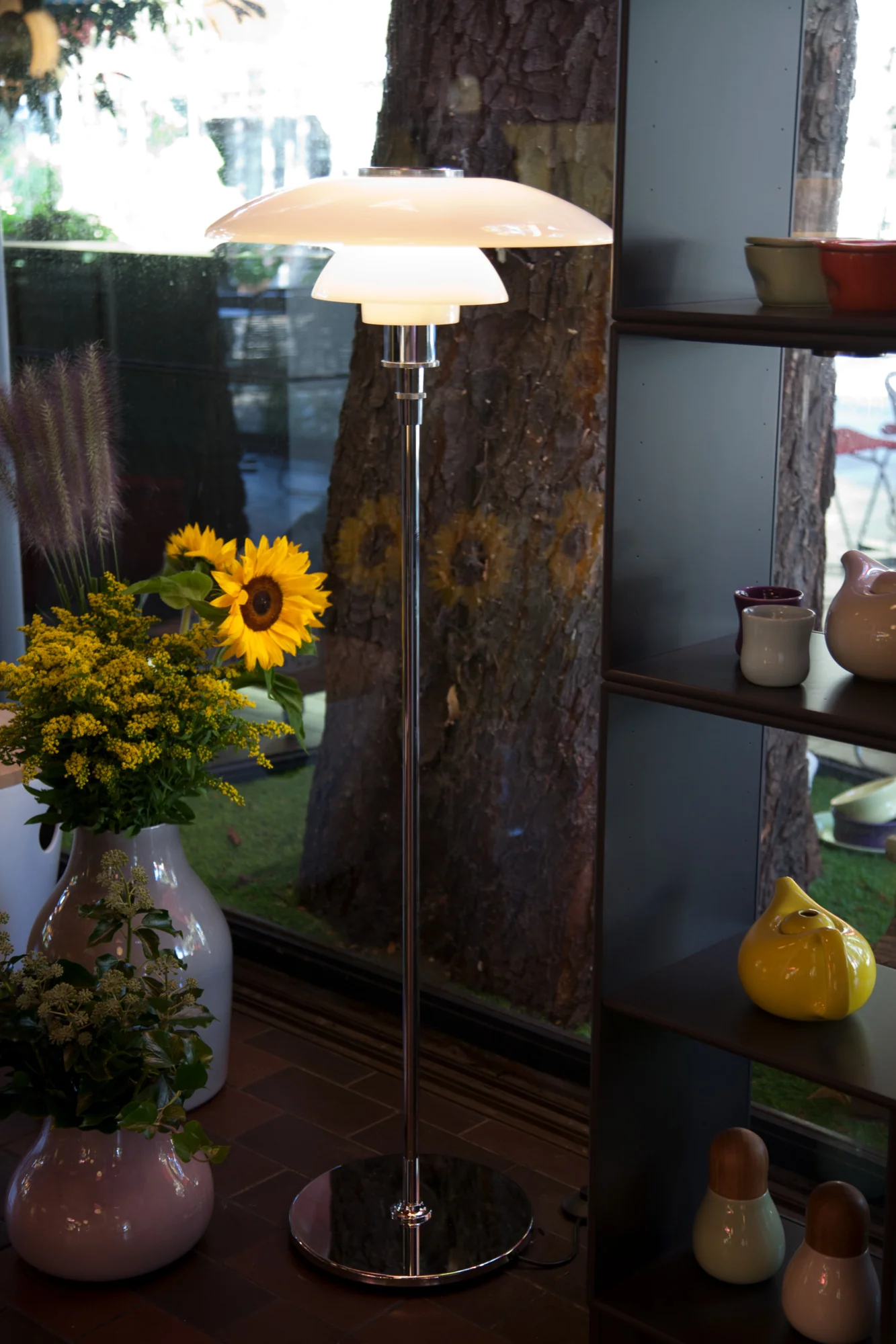 Lampa podłogowa PH 4½-3½ biały z chromowaną podstawą - Image 8