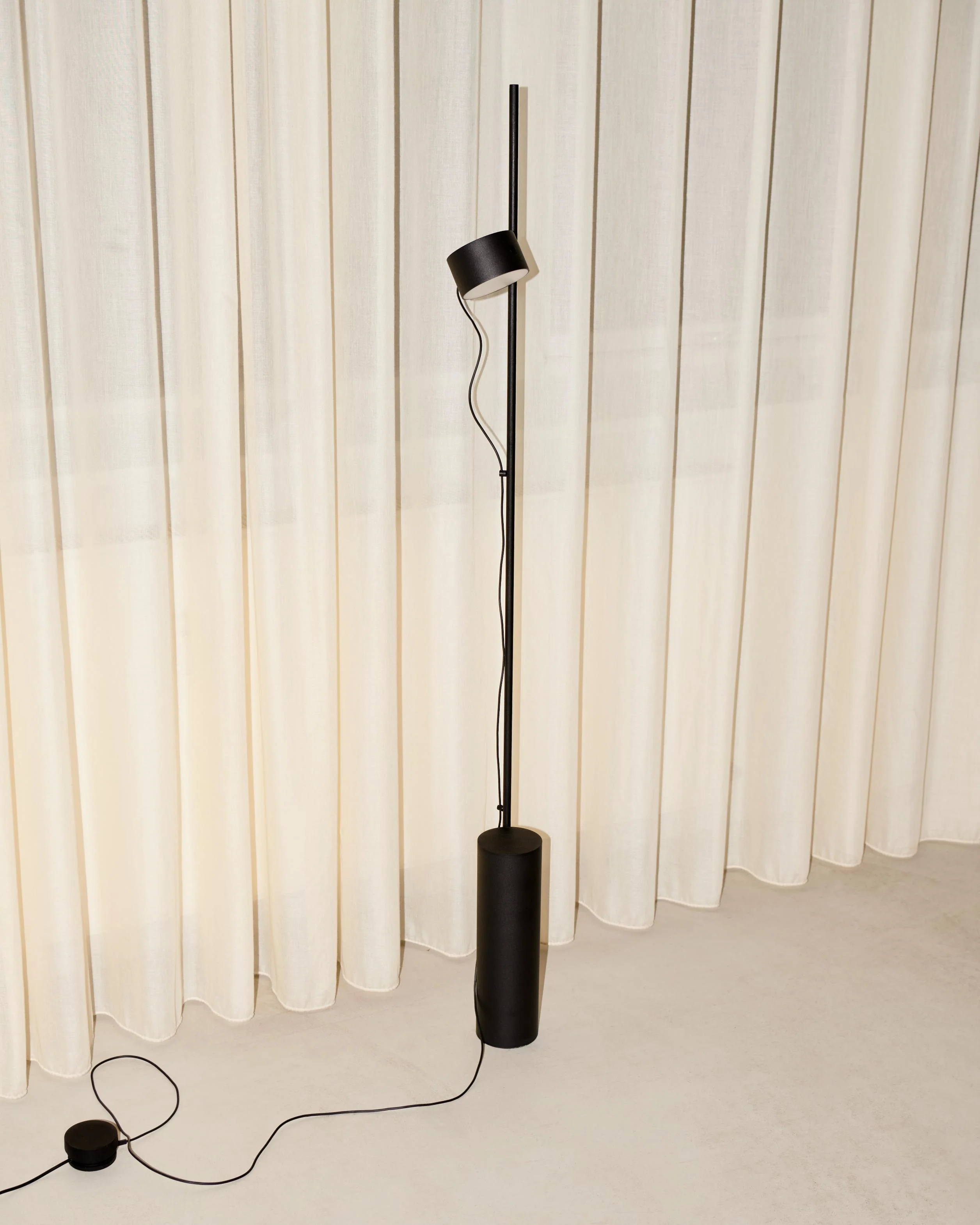 Lampa podłogowa POST czarny - Image 4