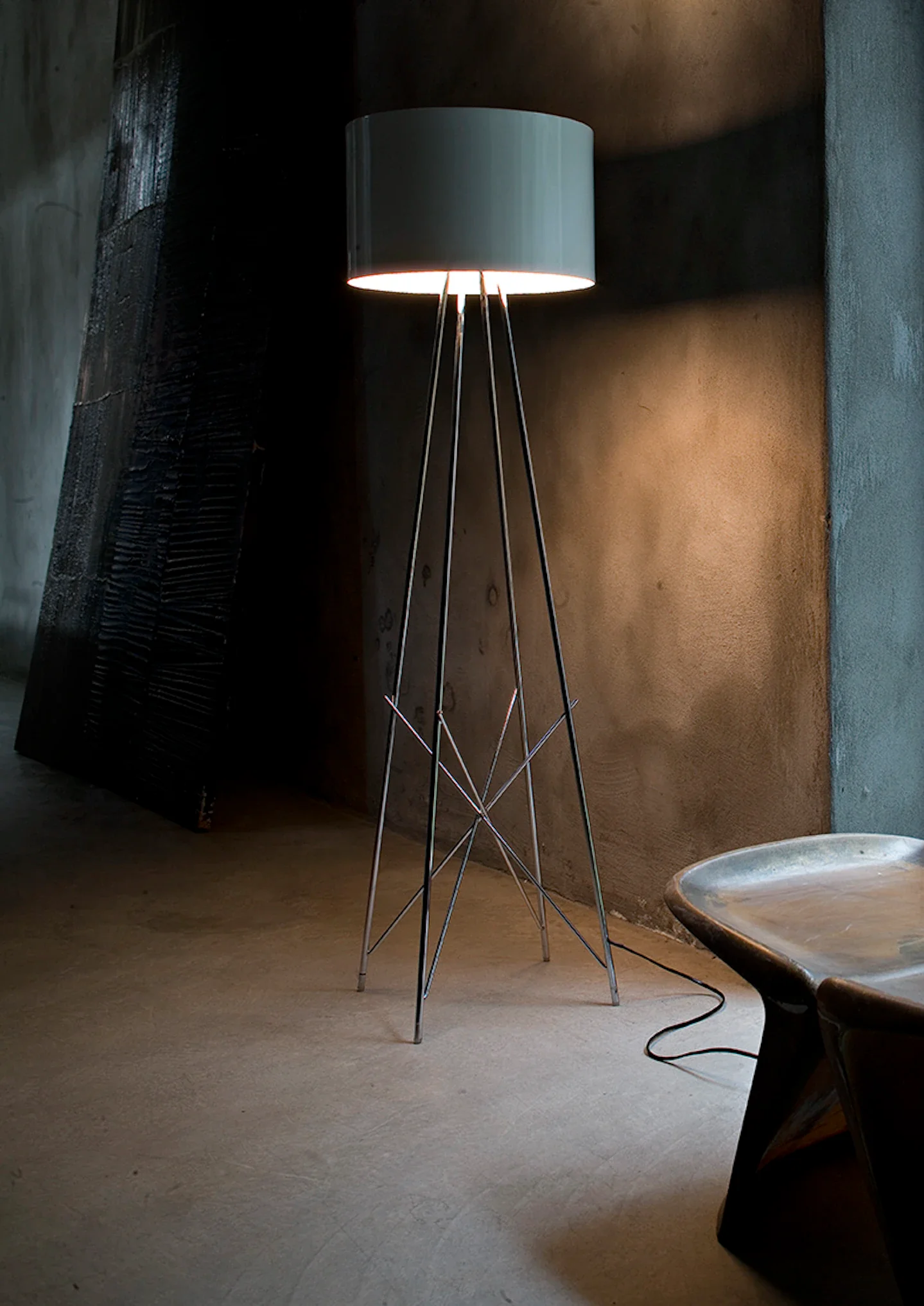 Lampa podłogowa RAY biały z metalową podstawą - Image 3