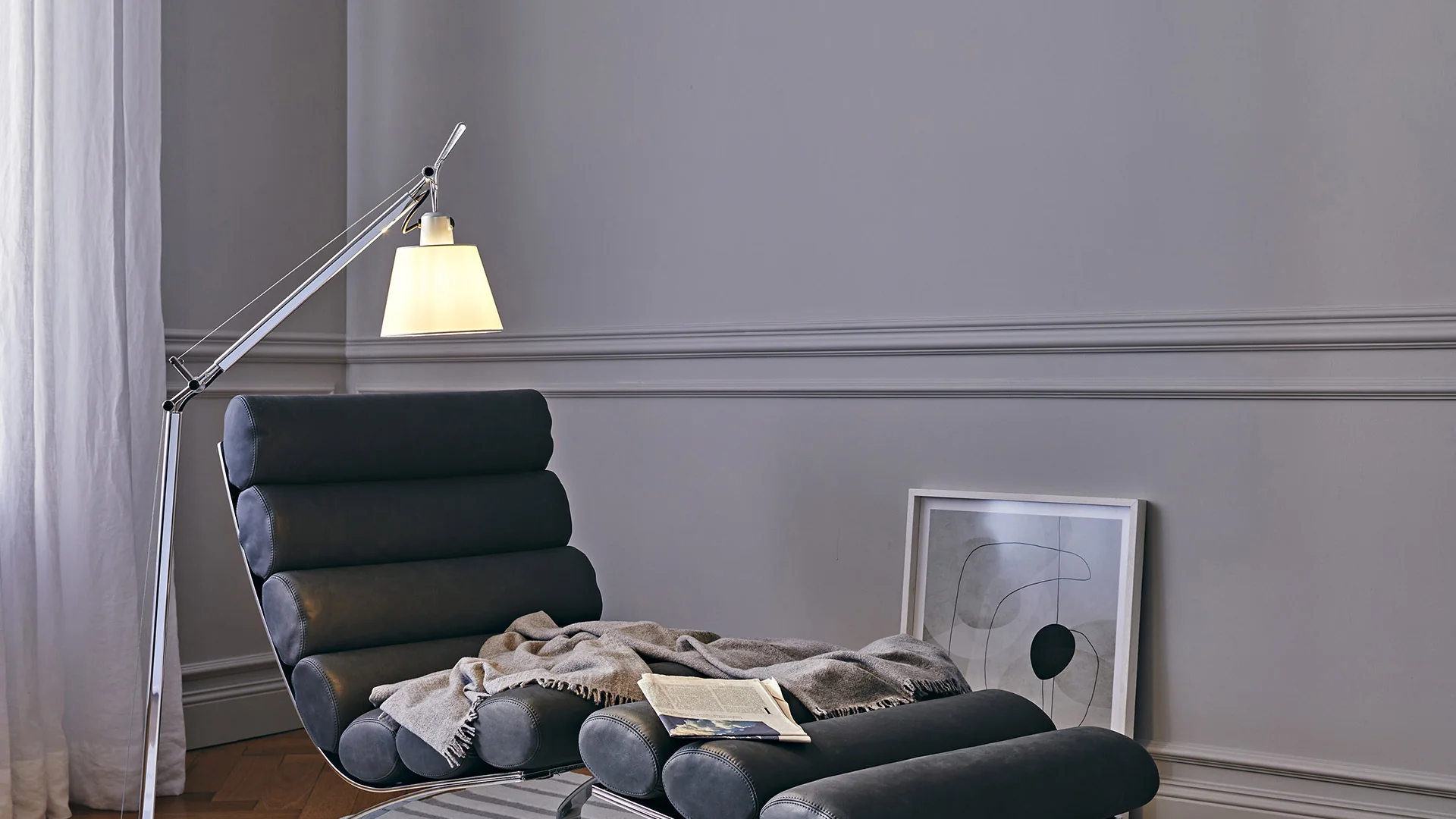 Lampa podłogowa do czytania TOLOMEO BASCULANTE pergaminowy klosz ze srebrną podstawą - Image 6