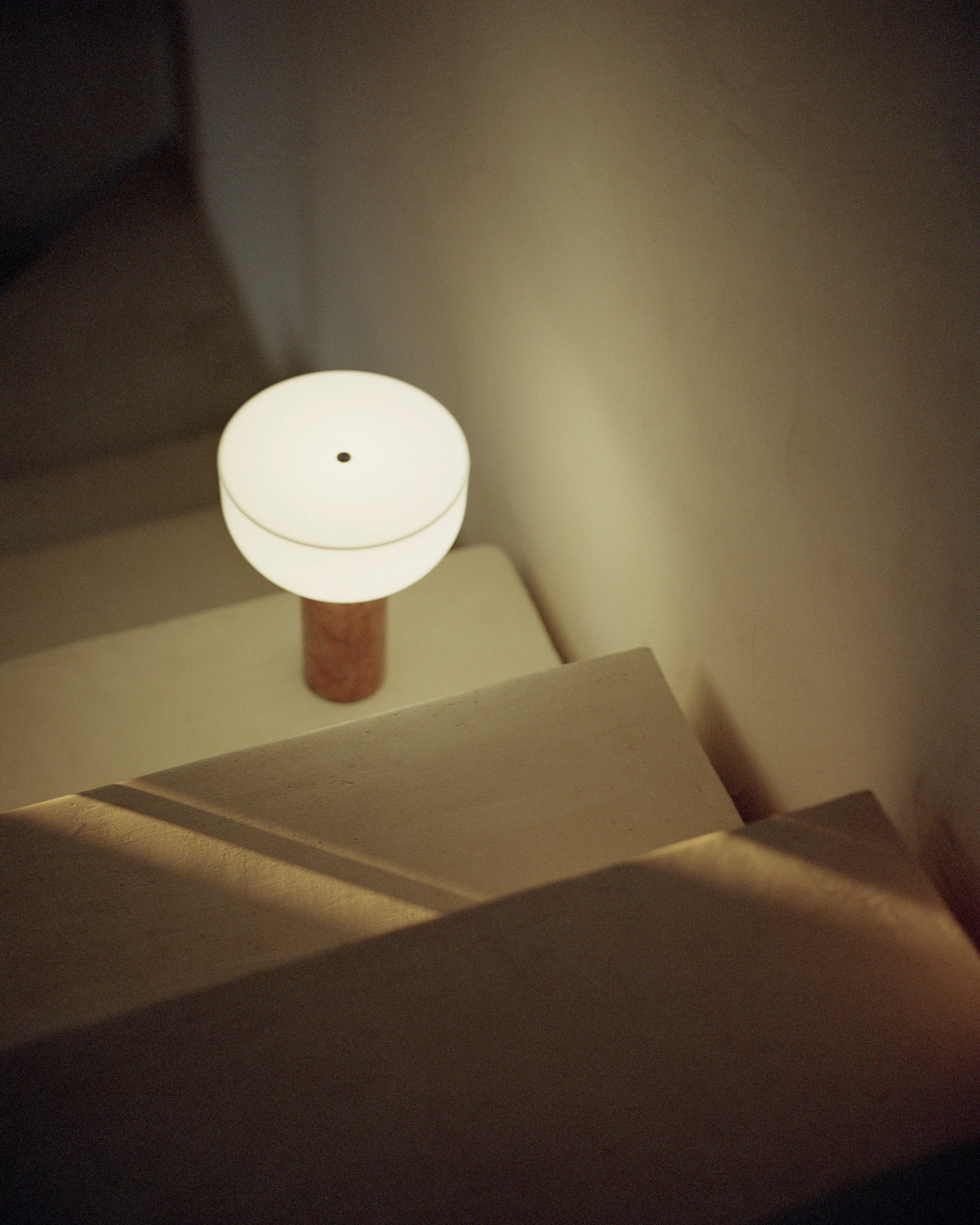 Lampa przenośna KIZU ceglany marmur - Image 3