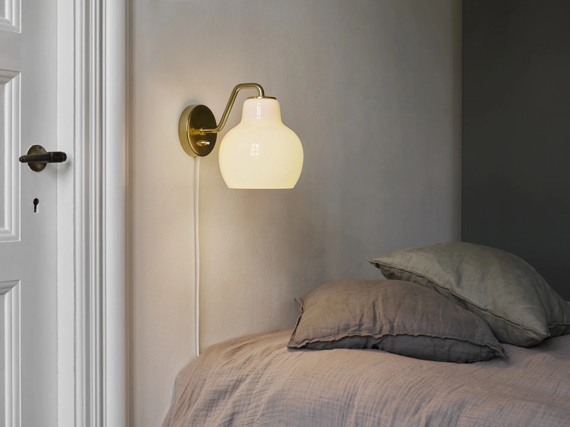 Lampa ścienna VL RING CROWN 1 biały z mosiężną podstawą - Image 13