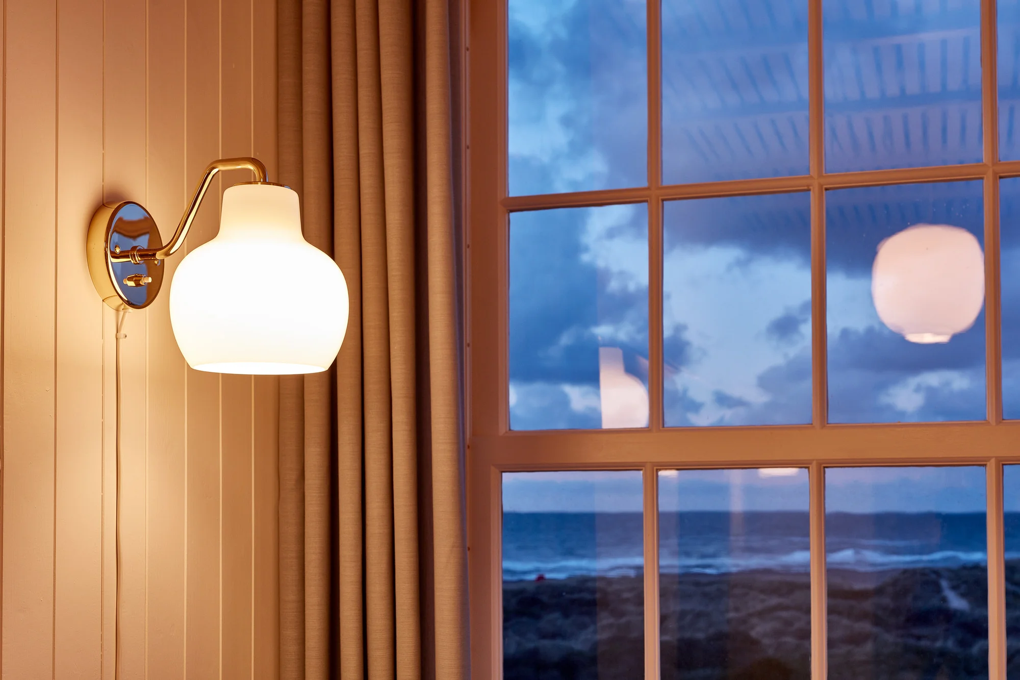Lampa ścienna VL RING CROWN 1 biały z mosiężną podstawą - Image 9