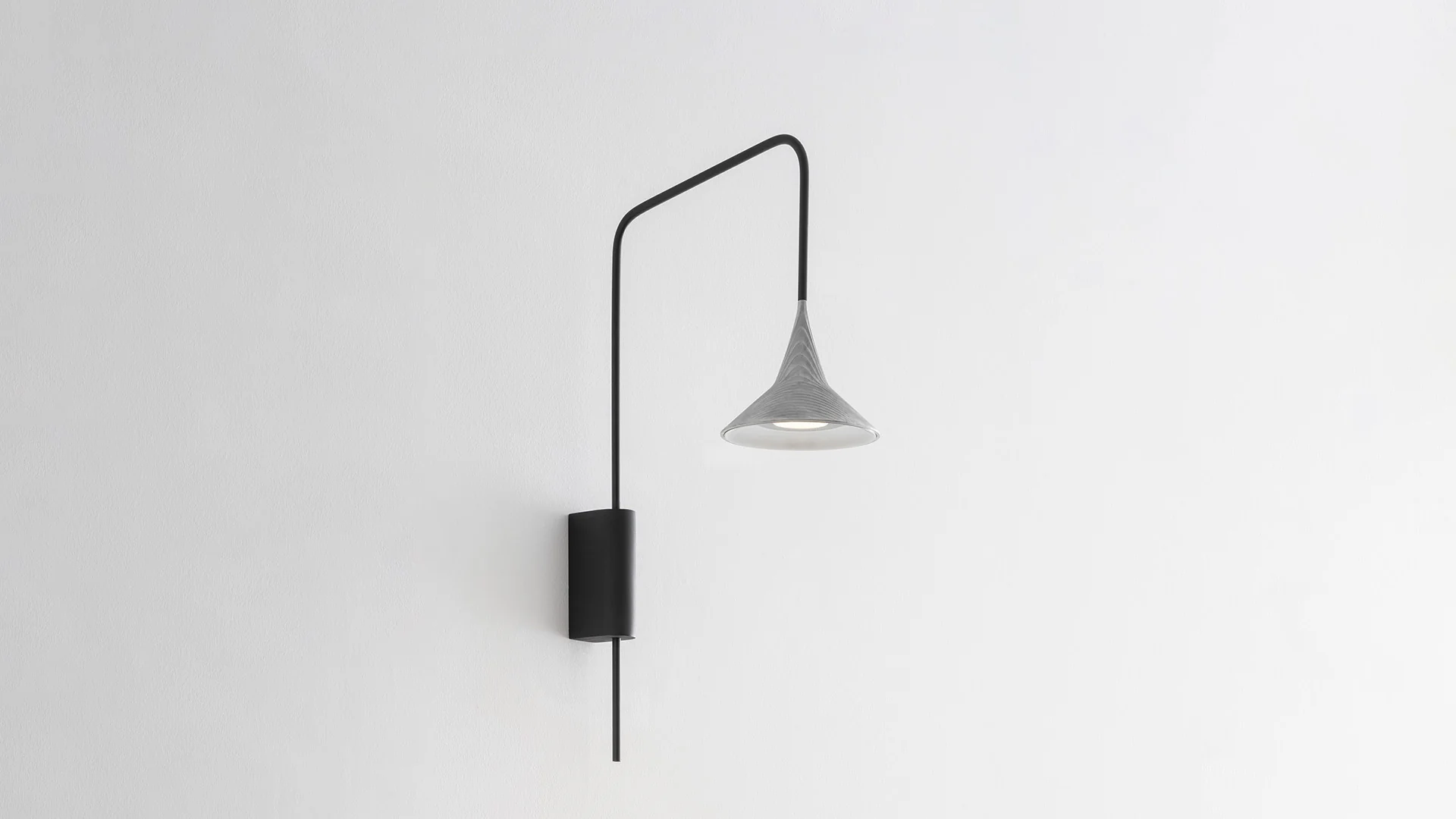 Lampa ścienna zewnętrzna UNTERLINDEN aluminium - Image 2
