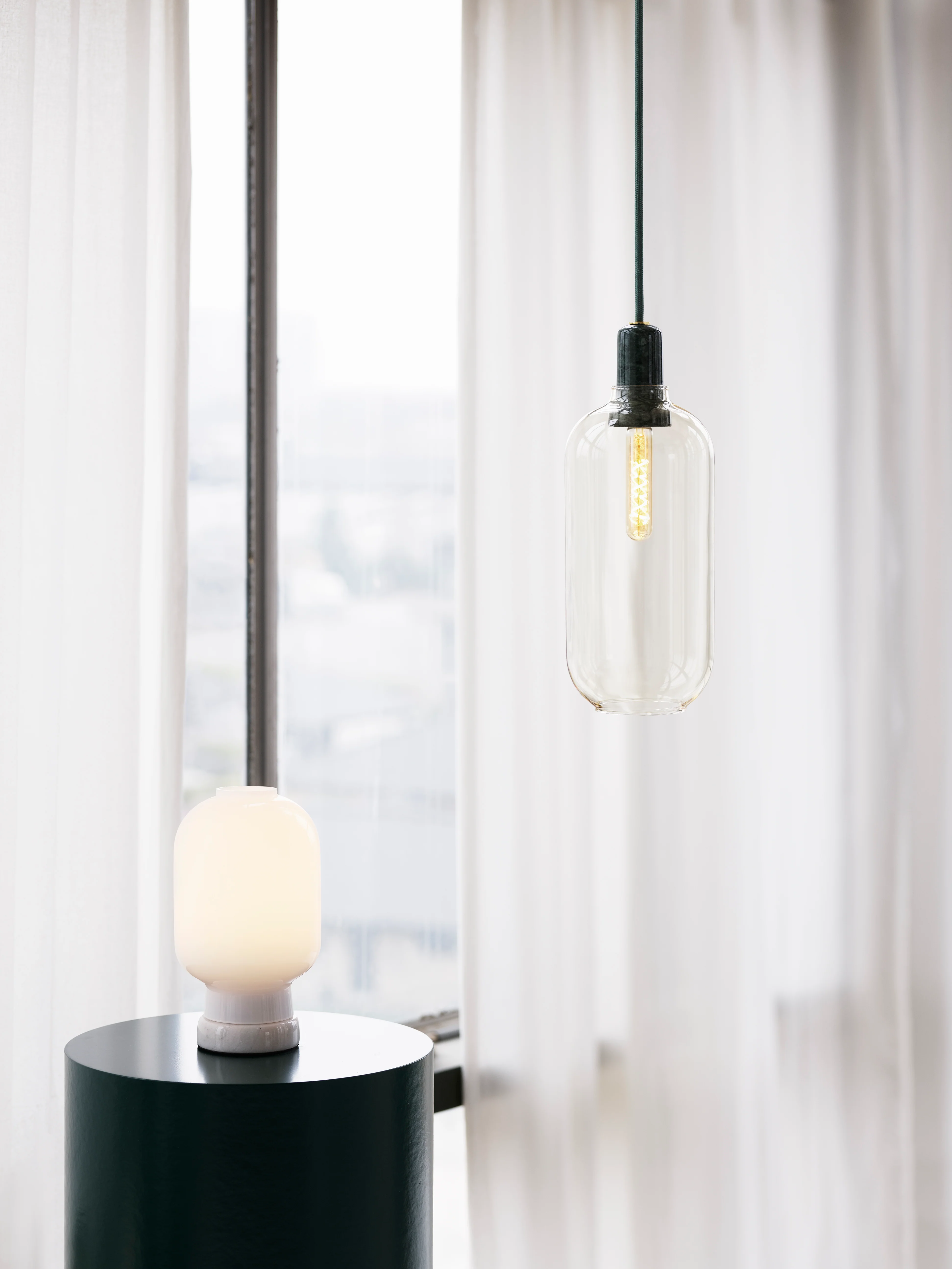 Lampa stołowa AMP białe szkło z białym marmurem - Image 8