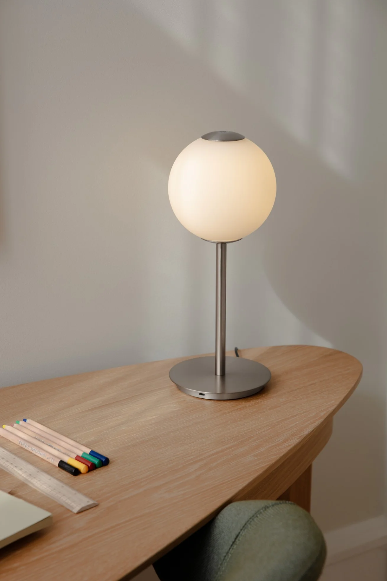 Lampa stołowa AUDREY biały ze srebrną wstawką - Image 2