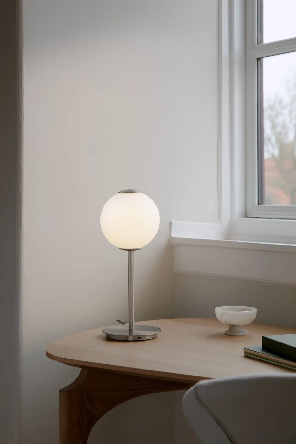 Lampa stołowa AUDREY biały ze srebrną wstawką - Image 3