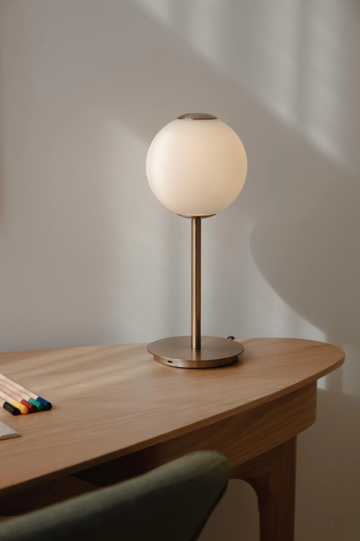 Lampa stołowa AUDREY biały ze złotą wstawką - Image 5