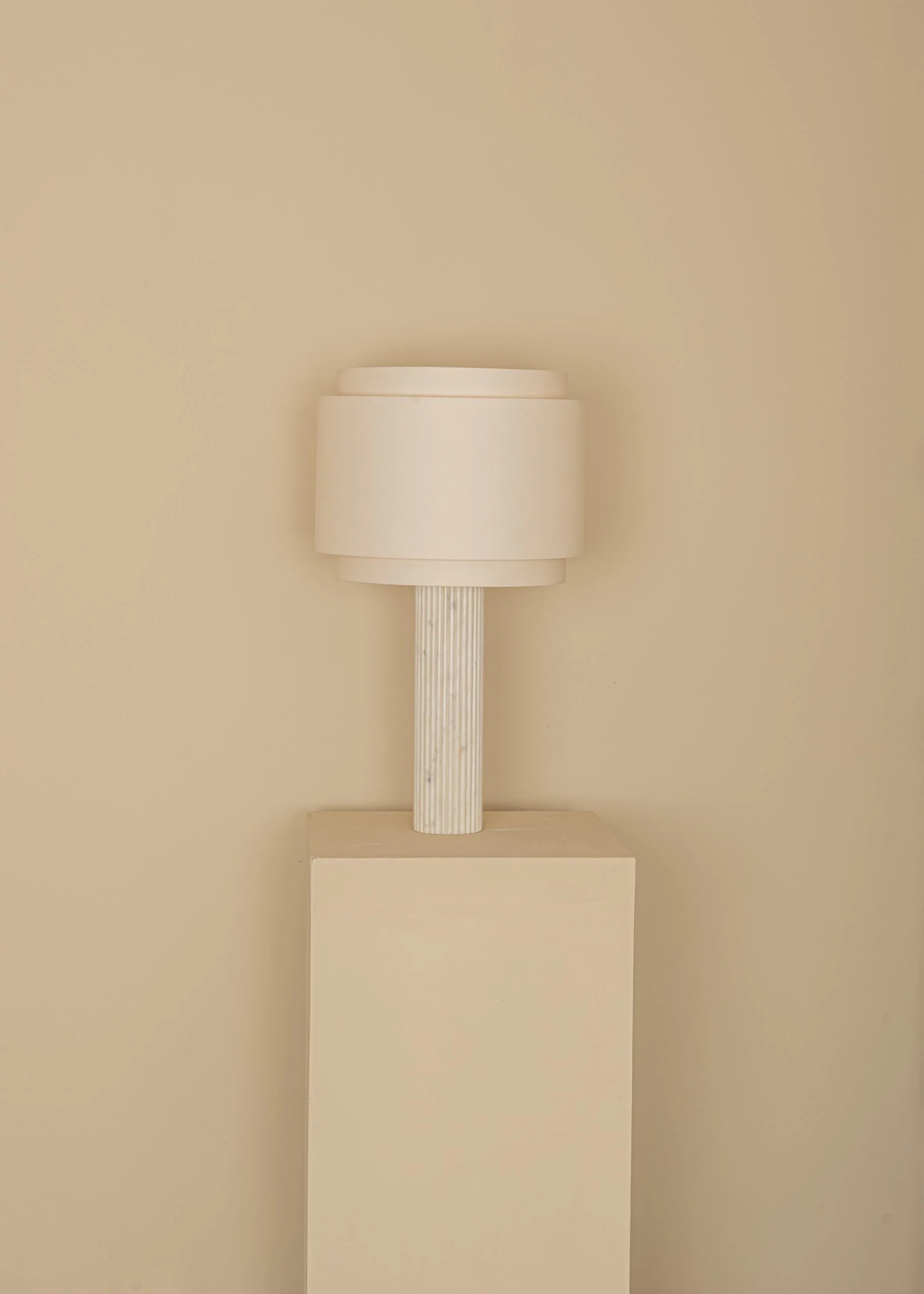 Lampa stołowa FLUTA DOUBLE biały marmur - Image 2