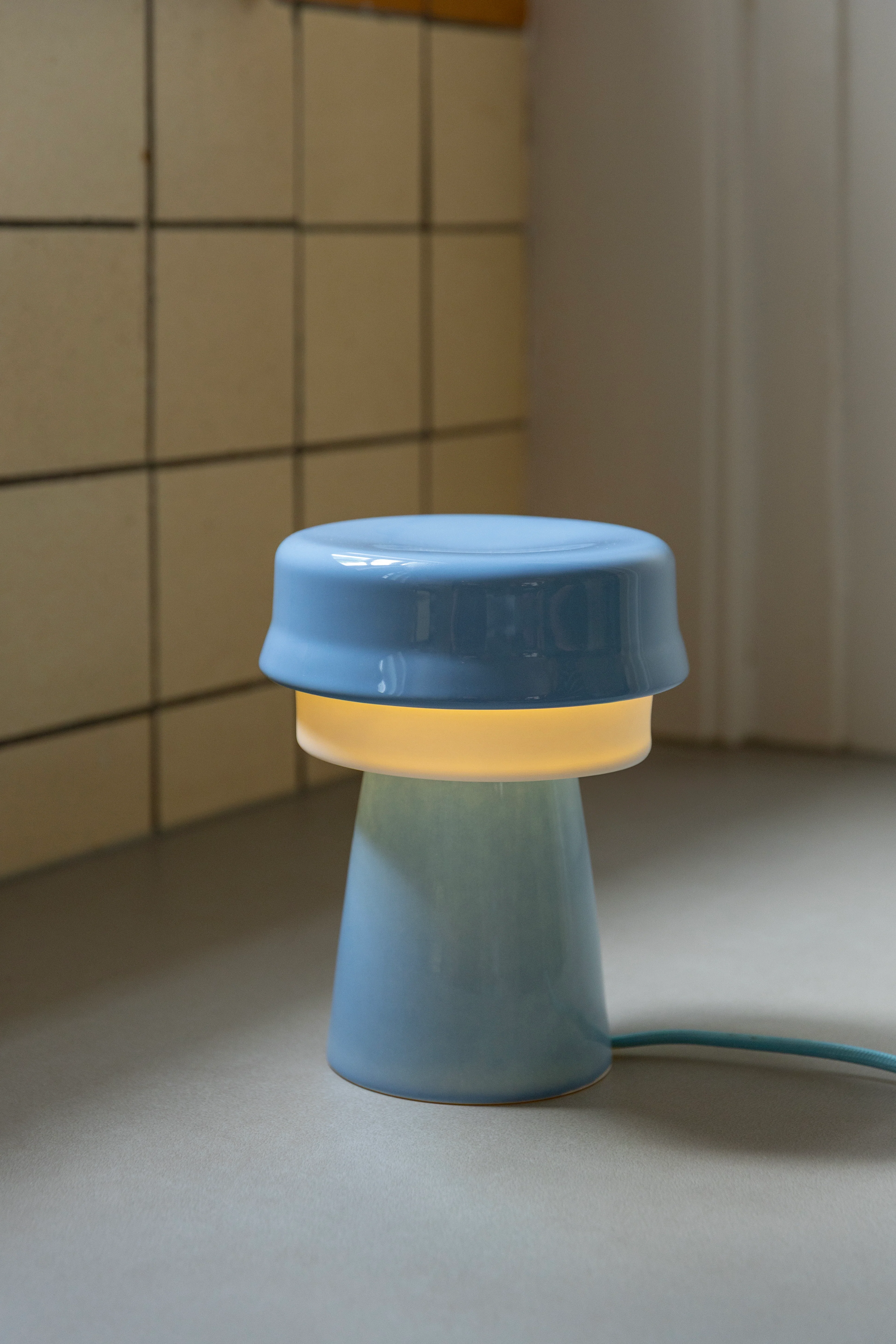 Lampa stołowa HAT niebieski z białym - Image 4
