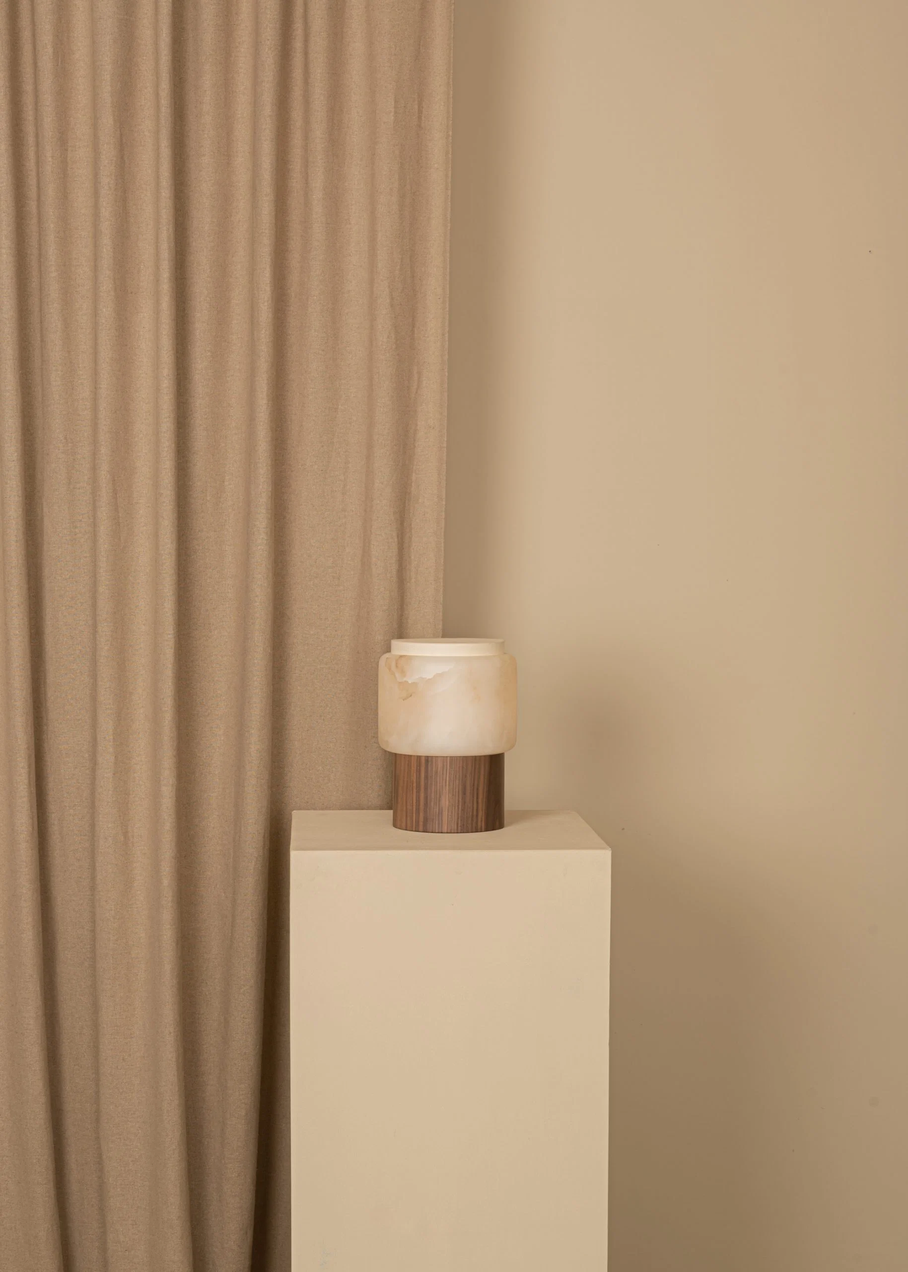Lampa przenośna LANTERNO biały alabaster z drewnianą podstawą - Image 5