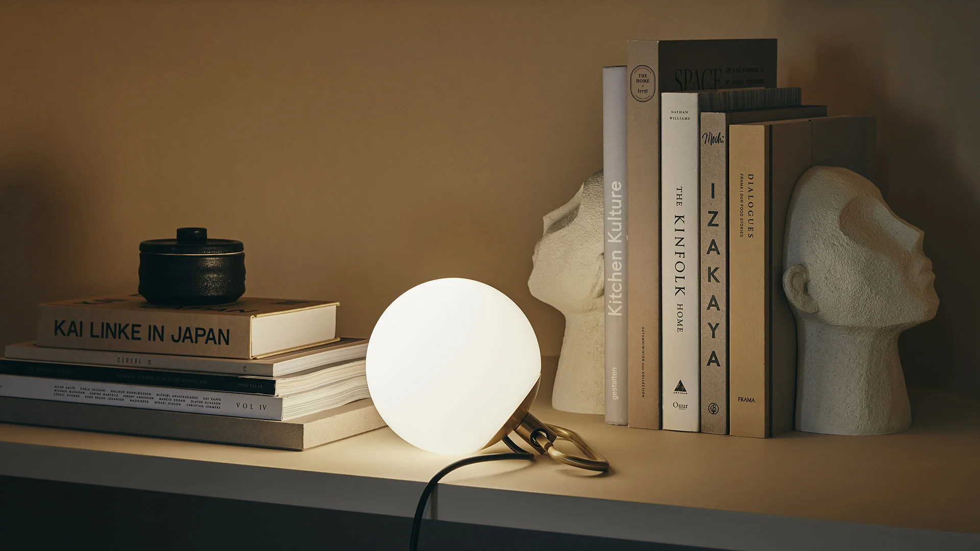 Lampa stołowa NH1217 mosiężny z białym szkłem - Image 4