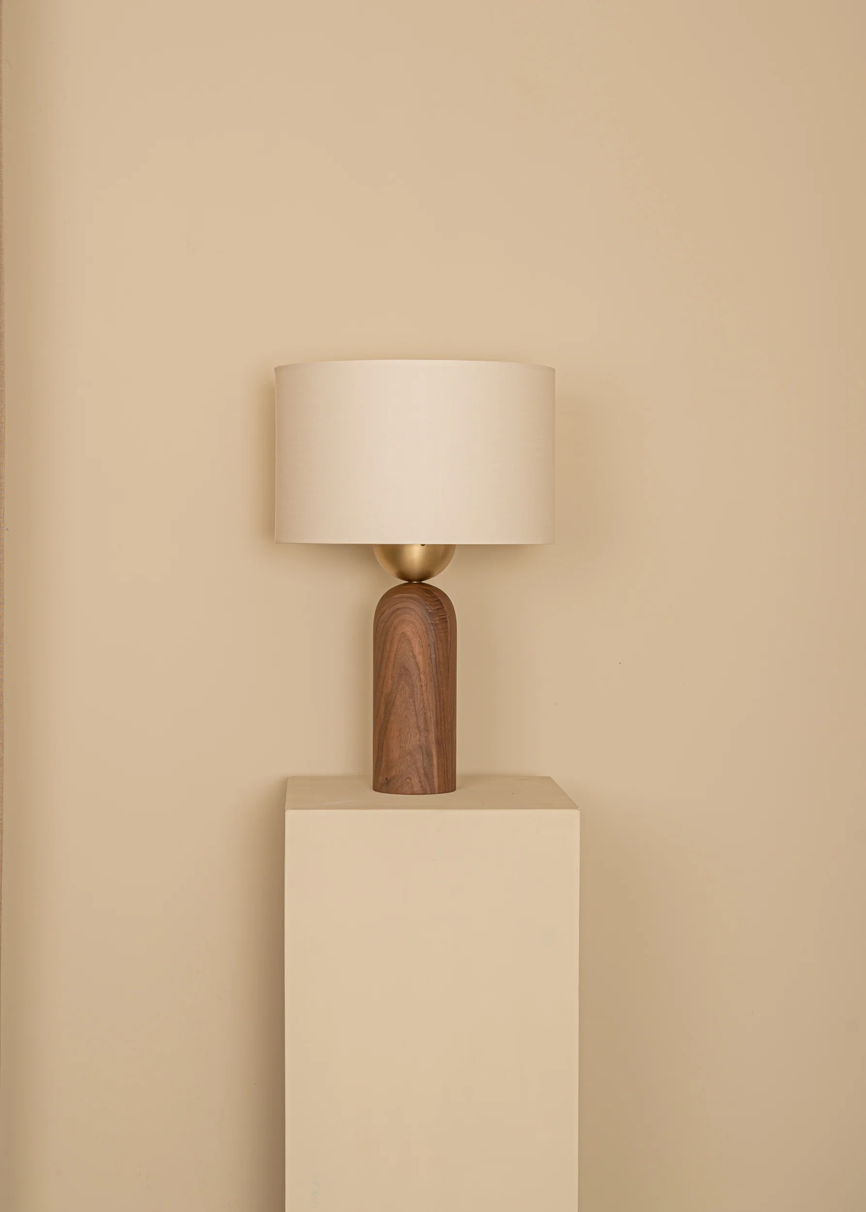 Lampa stołowa PEONA drewno orzechowe - Image 3