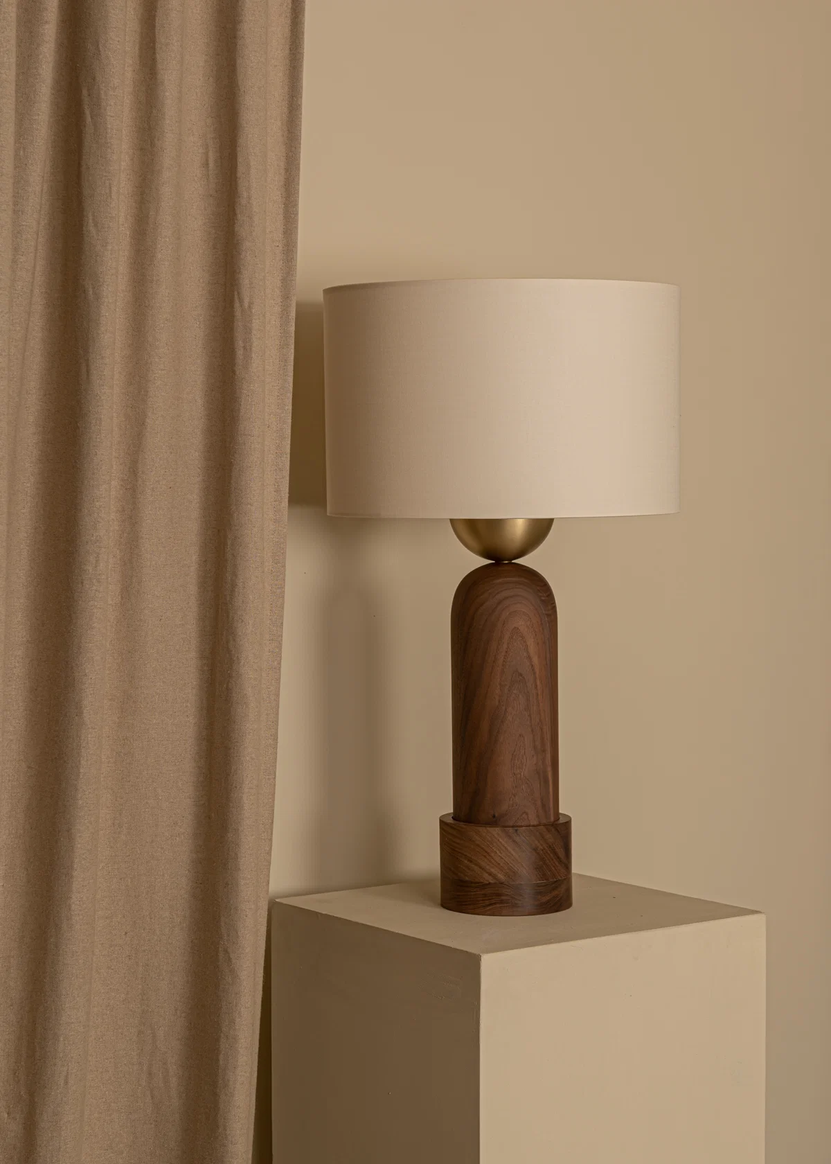 Lampa stołowa PEONA KELO drewno orzechowe - Image 3