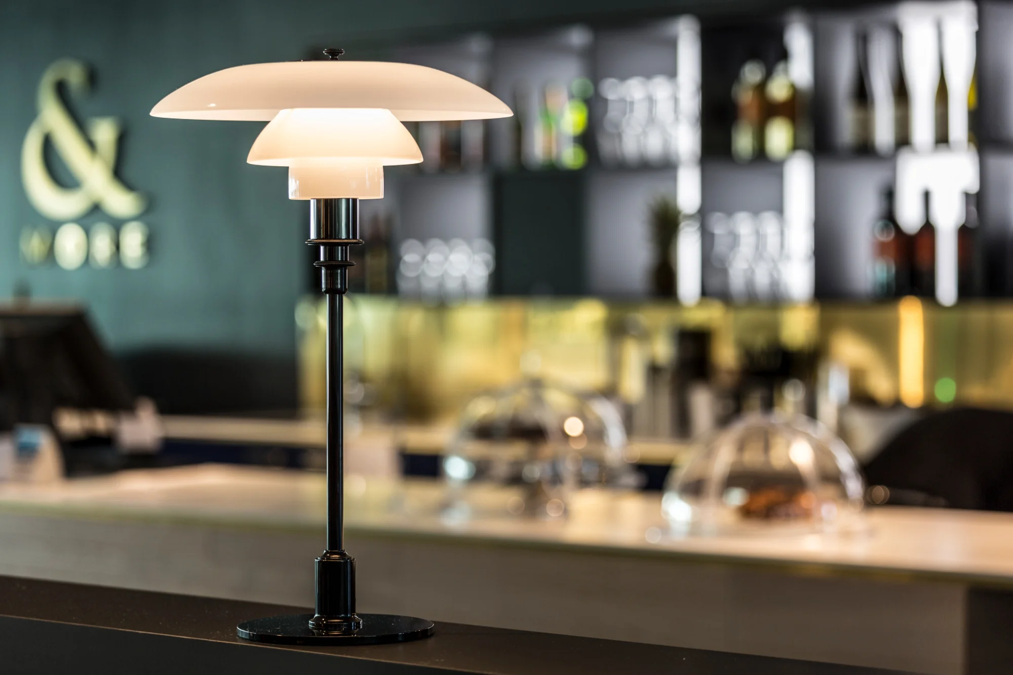Lampa stołowa PH 3/2 biały z czarną podstawą - Image 6