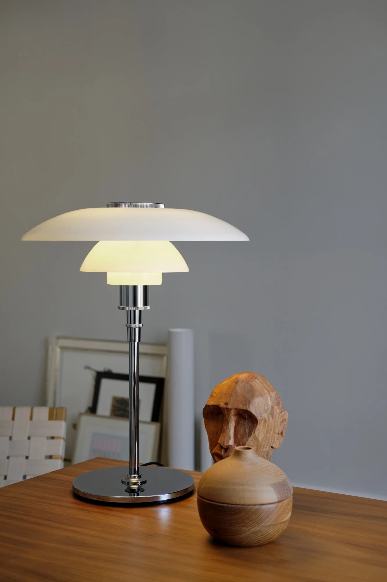 Lampa stołowa PH 4½-3½ biały z chromowaną podstawą - Image 2