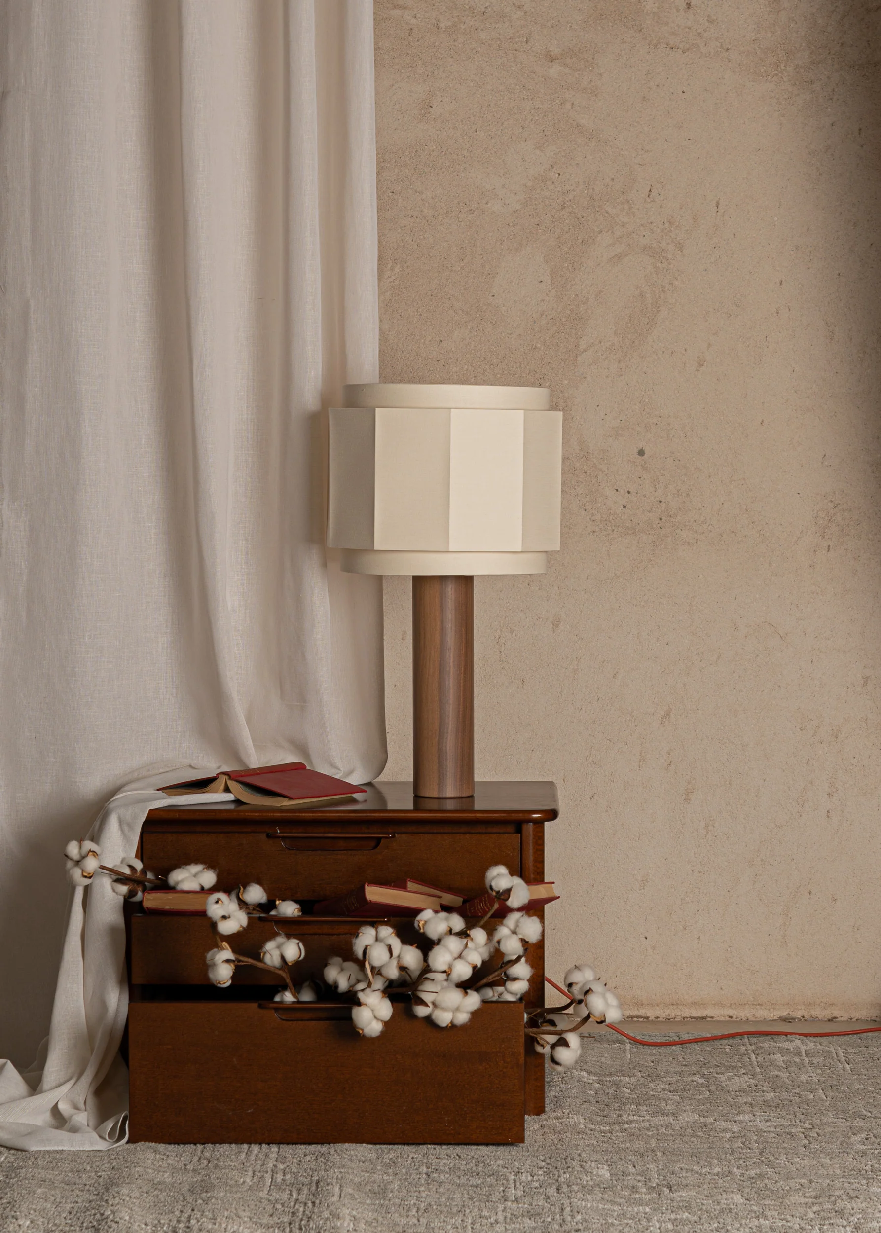 Lampa stołowa PIPO OKLA drewno orzechowe - Image 2