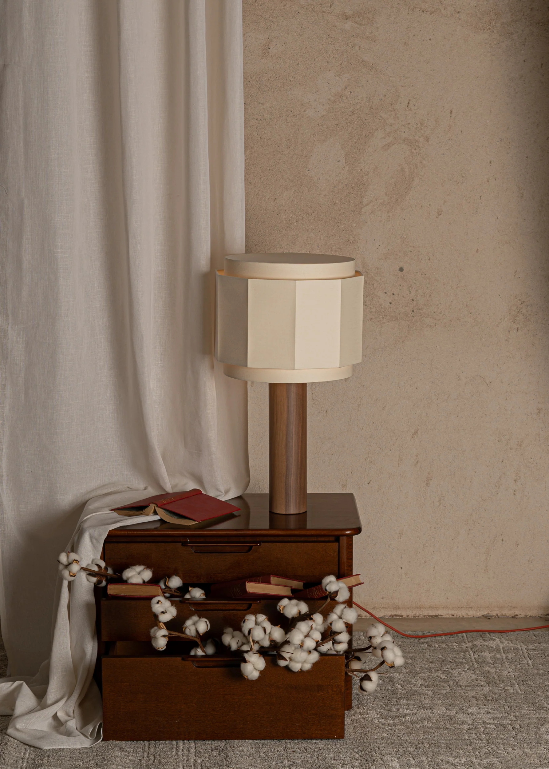 Lampa stołowa PIPO OKLA drewno orzechowe - Image 4
