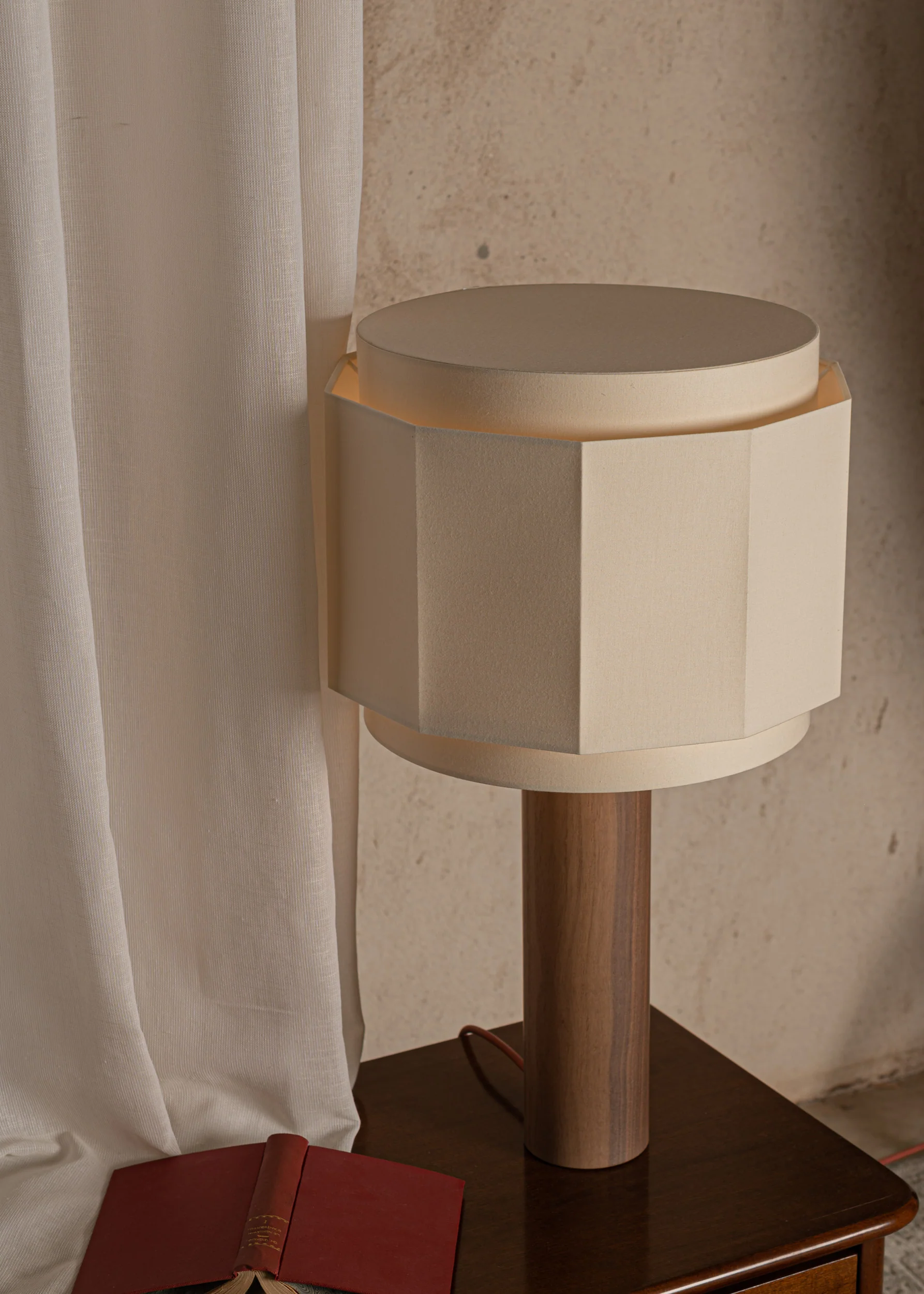 Lampa stołowa PIPO OKLA drewno orzechowe - Image 5