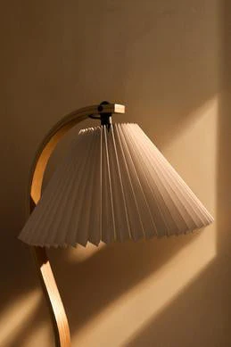 Lampa stołowa TIMBERLINE drewno dębowe z białym kloszem - Image 6