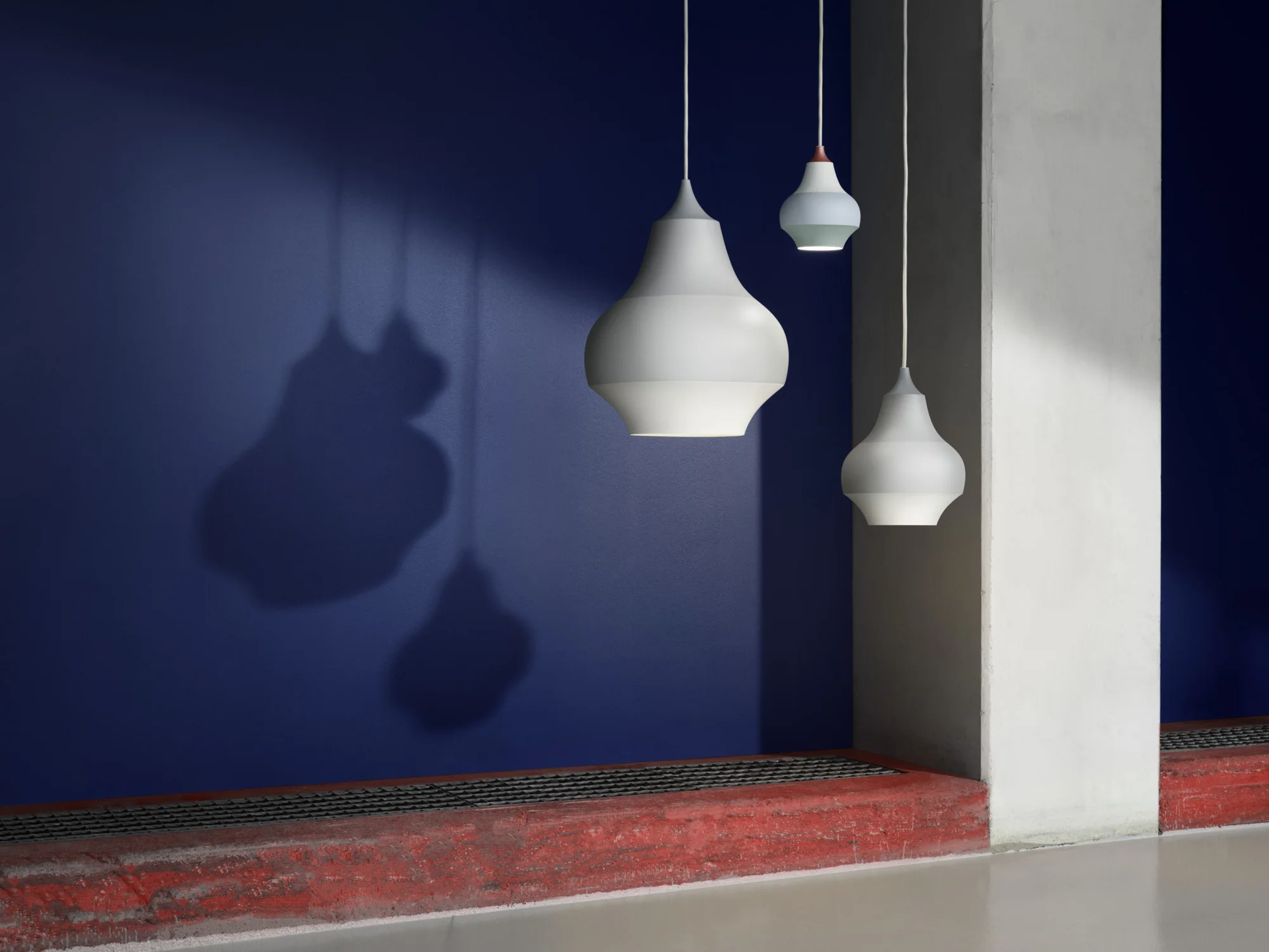 Lampa wisząca CIRQUE biały z szarą końcówką - Image 4