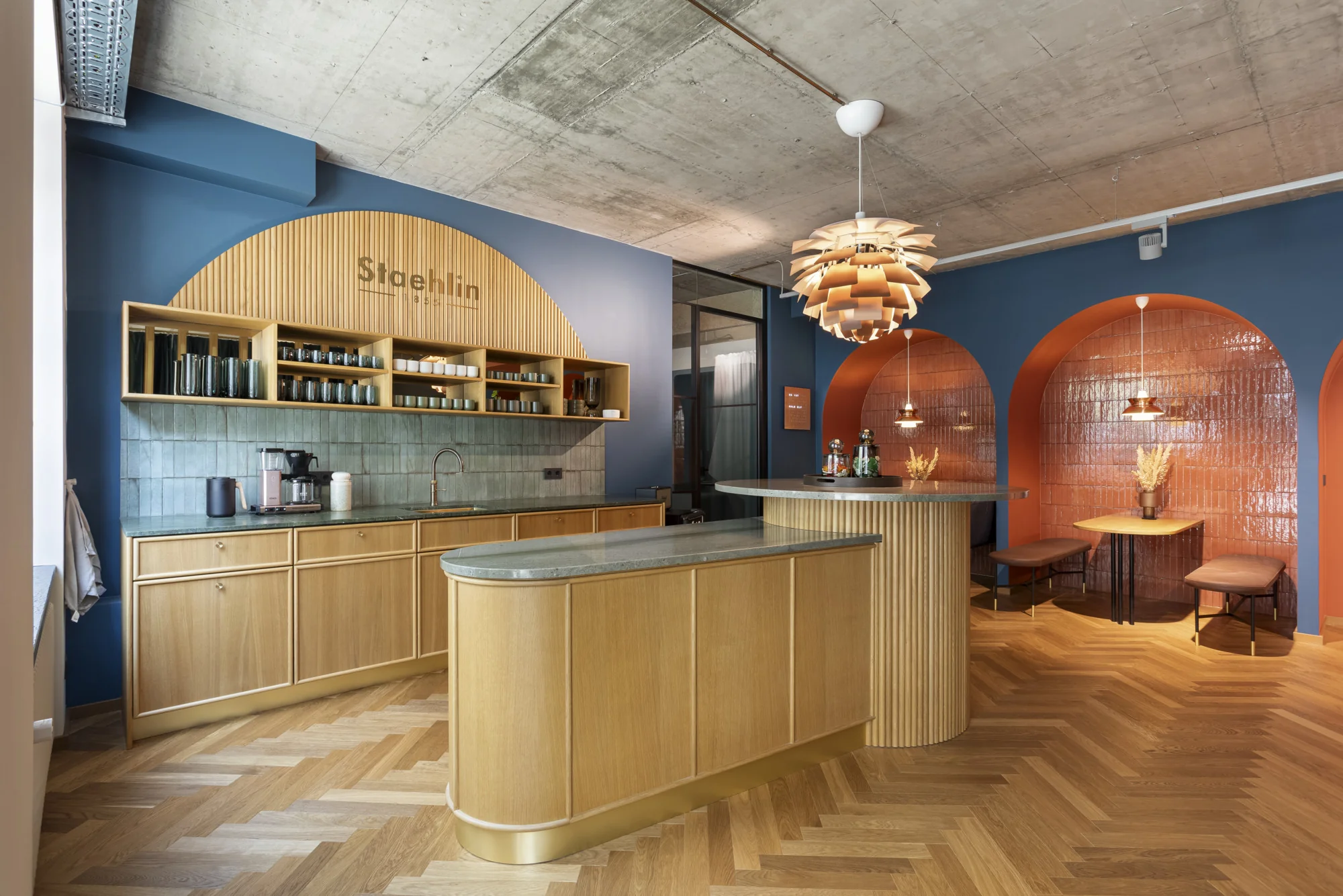 Lampa wisząca DOO-WOP biały z miedzianym wykończeniem - Image 10