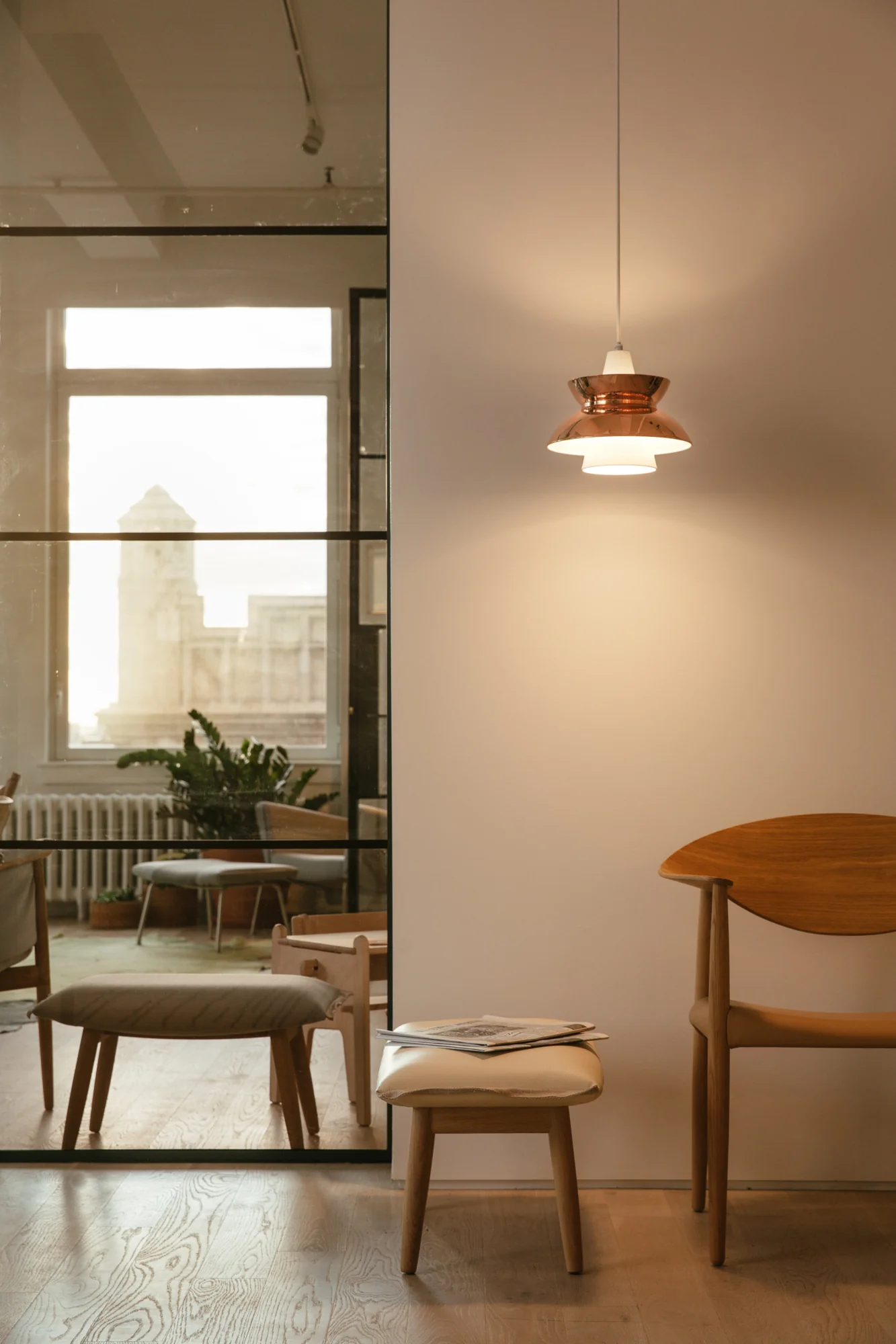 Lampa wisząca DOO-WOP biały z miedzianym wykończeniem - Image 6