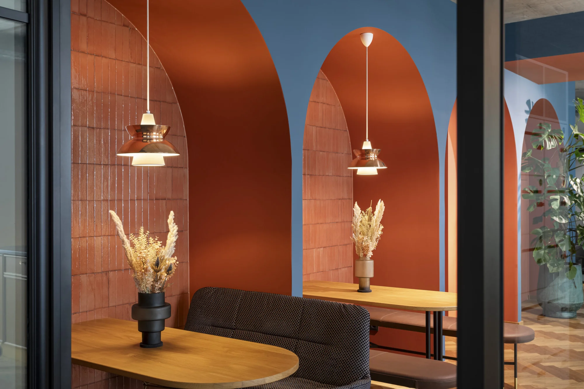 Lampa wisząca DOO-WOP biały z miedzianym wykończeniem - Image 8