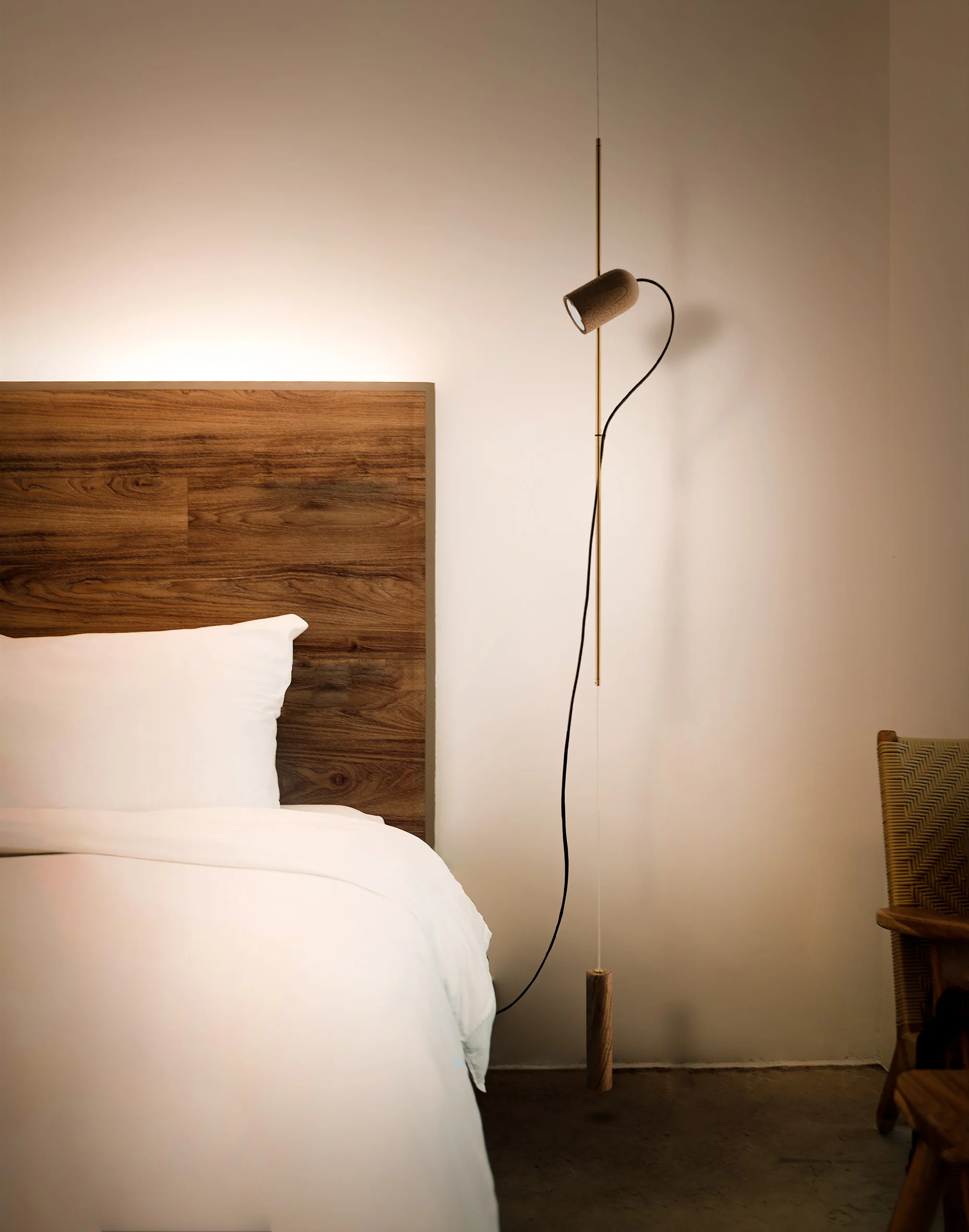 Lampa wisząca ONFA drewno orzechowe z mosiężnym wykończeniem - Image 5