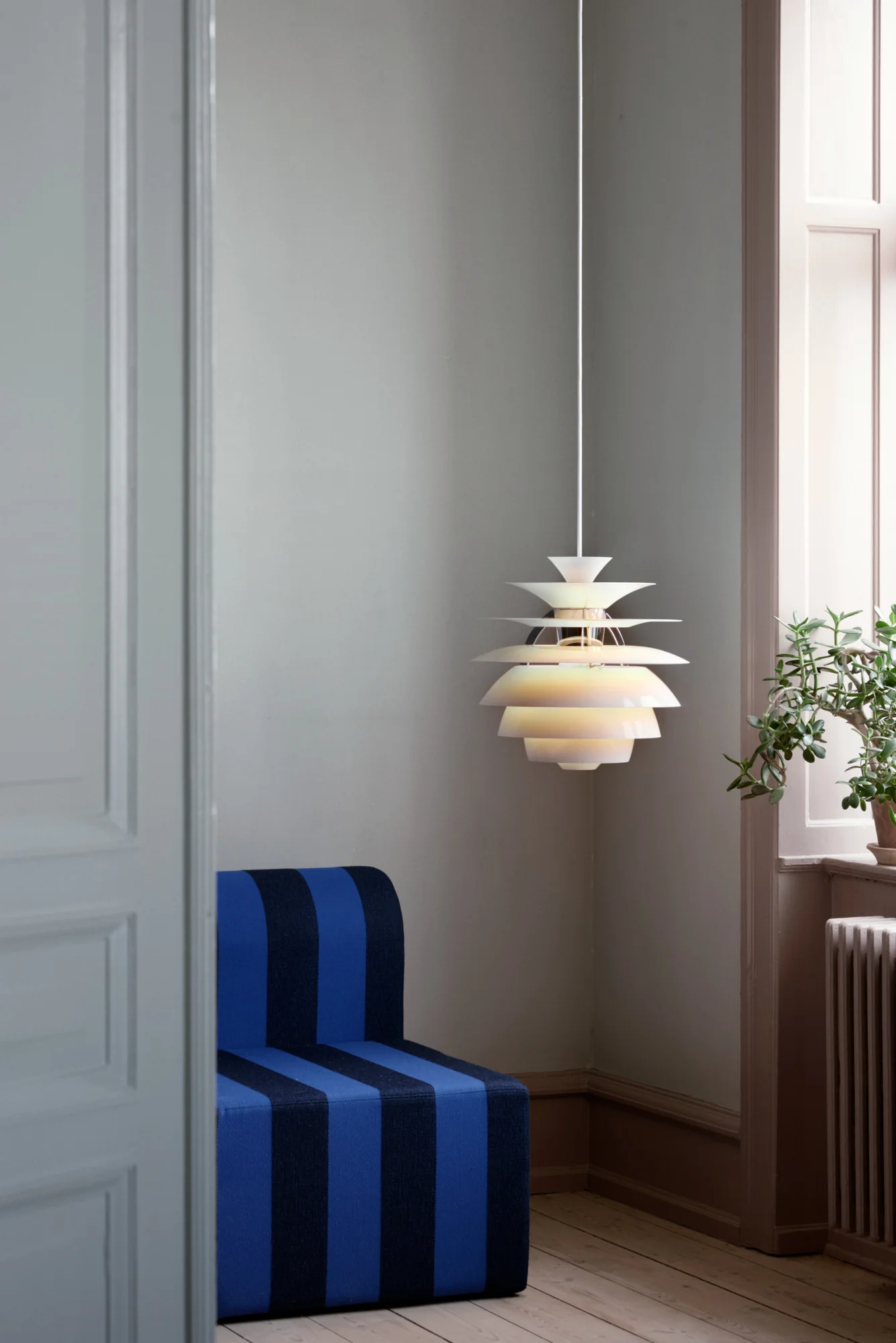 Lampa wisząca PH SNOWBALL biały z chromowanym wykończeniem - Image 9