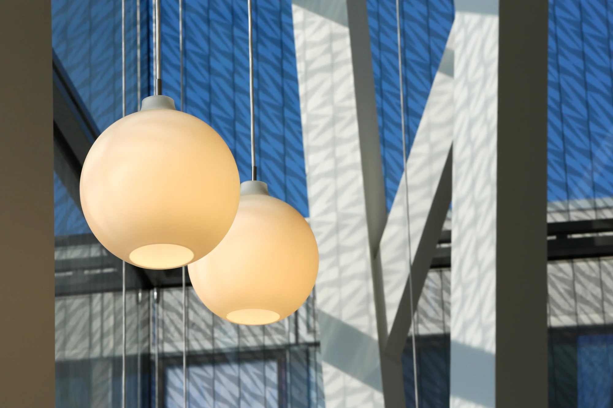 Lampa wisząca WOHLERT białe szkło - Image 24