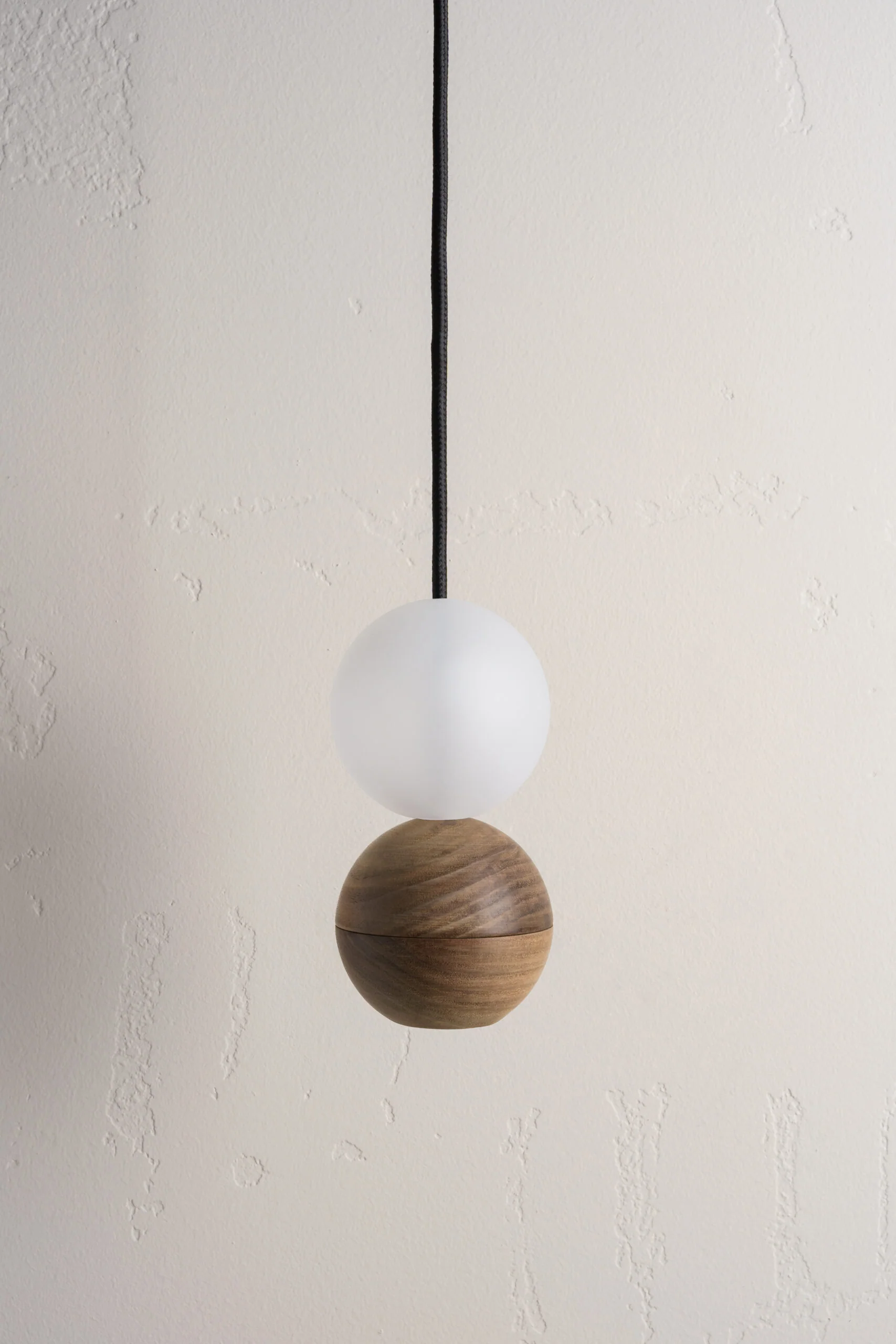 Lampa wisząca WOODOO GLASS lite drewno orzechowe - Image 5
