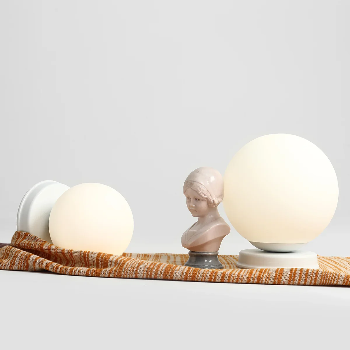Lampa stołowa BALL biały - Image 2